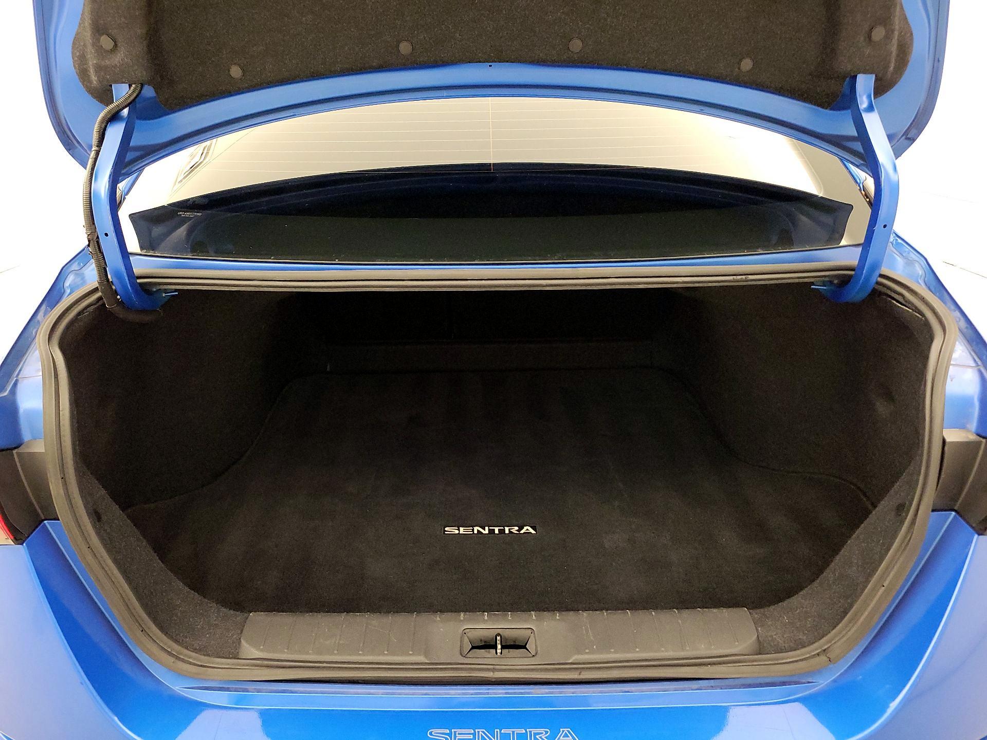 Thumbnail: 2021 Nissan Sentra - 20