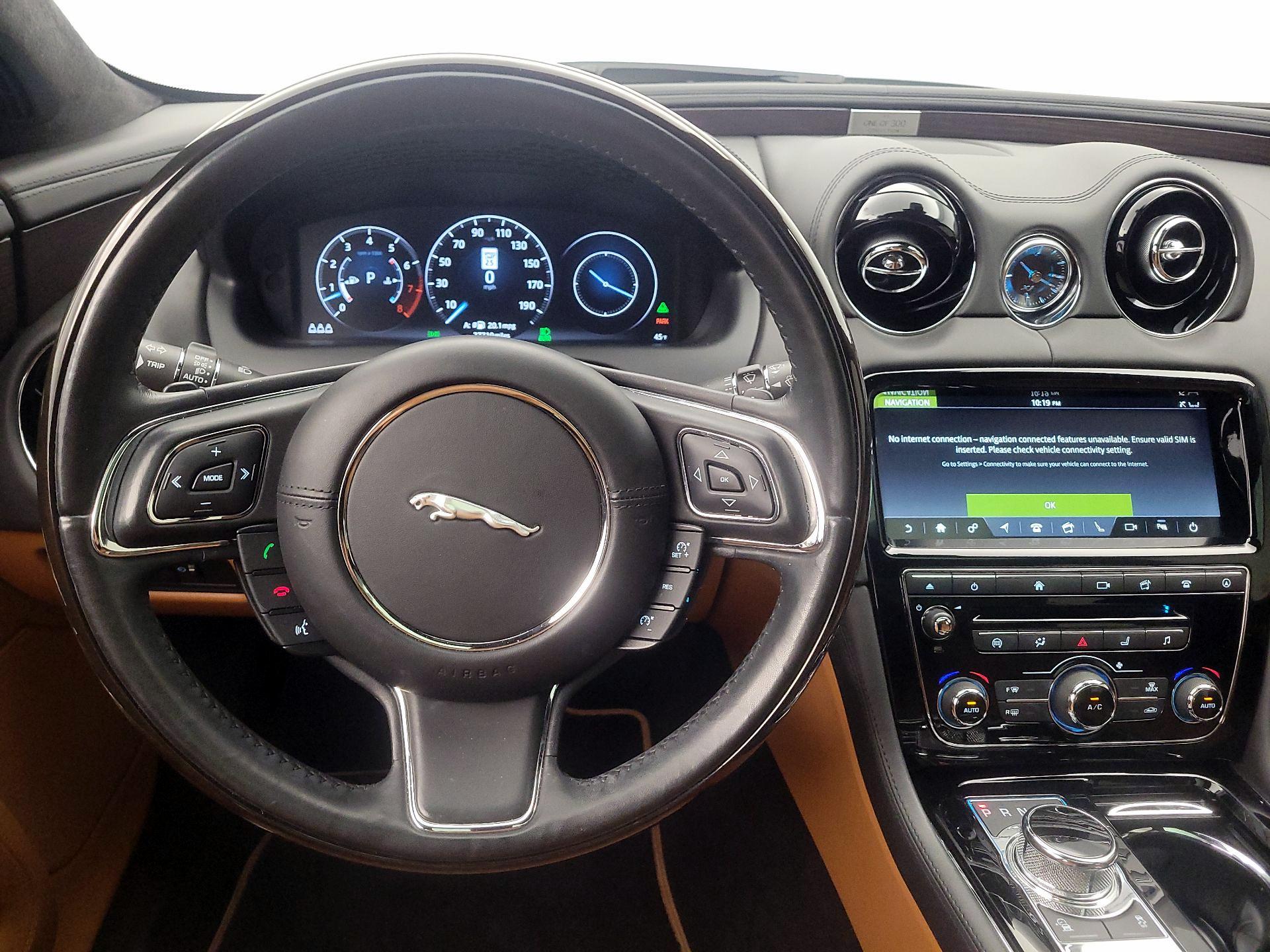 Thumbnail: 2019 Jaguar XJ - 10