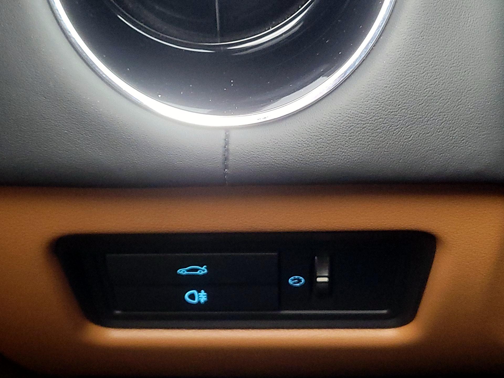 Thumbnail: 2019 Jaguar XJ - 13