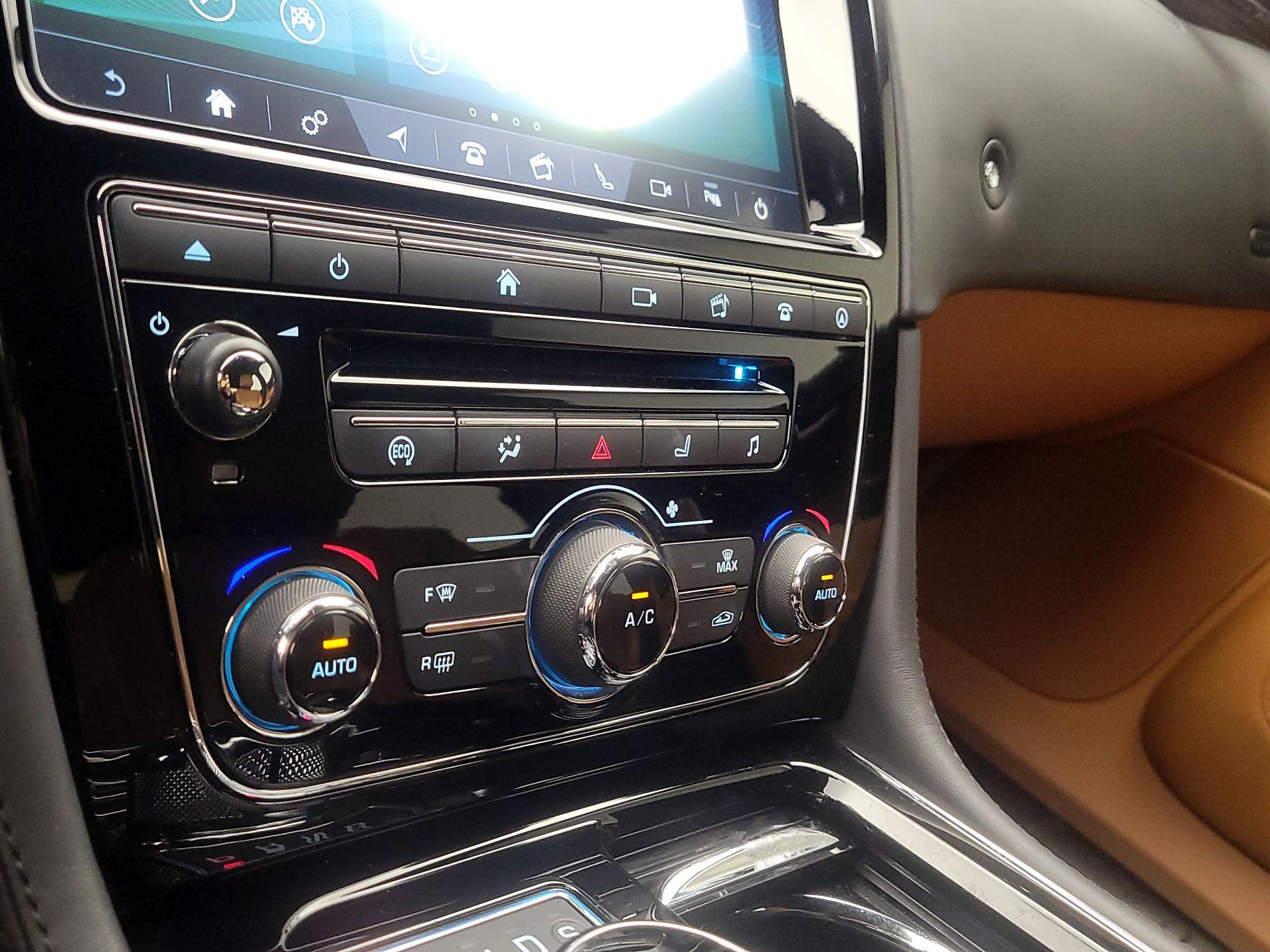 Thumbnail: 2019 Jaguar XJ - 17