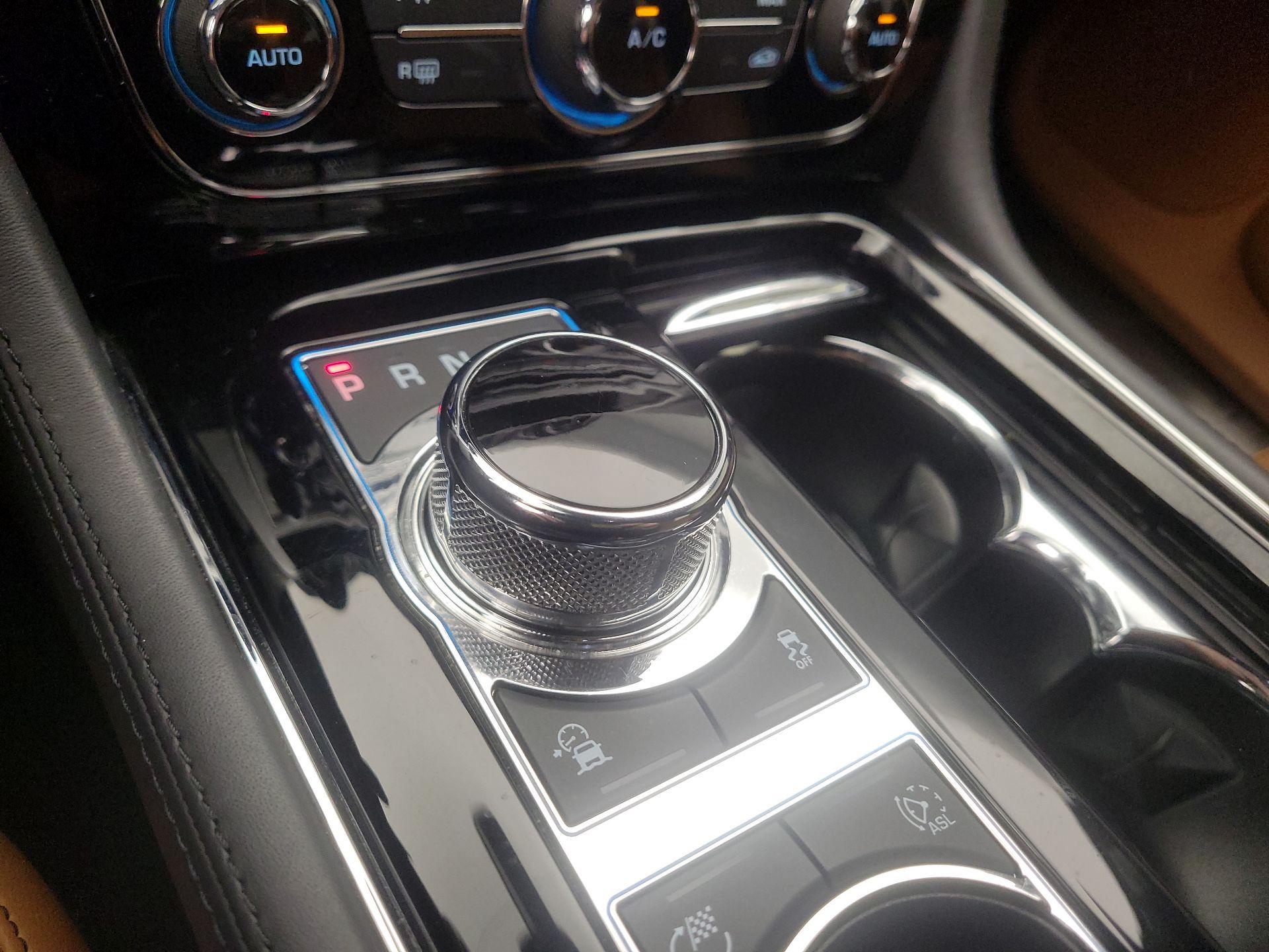 Thumbnail: 2019 Jaguar XJ - 18