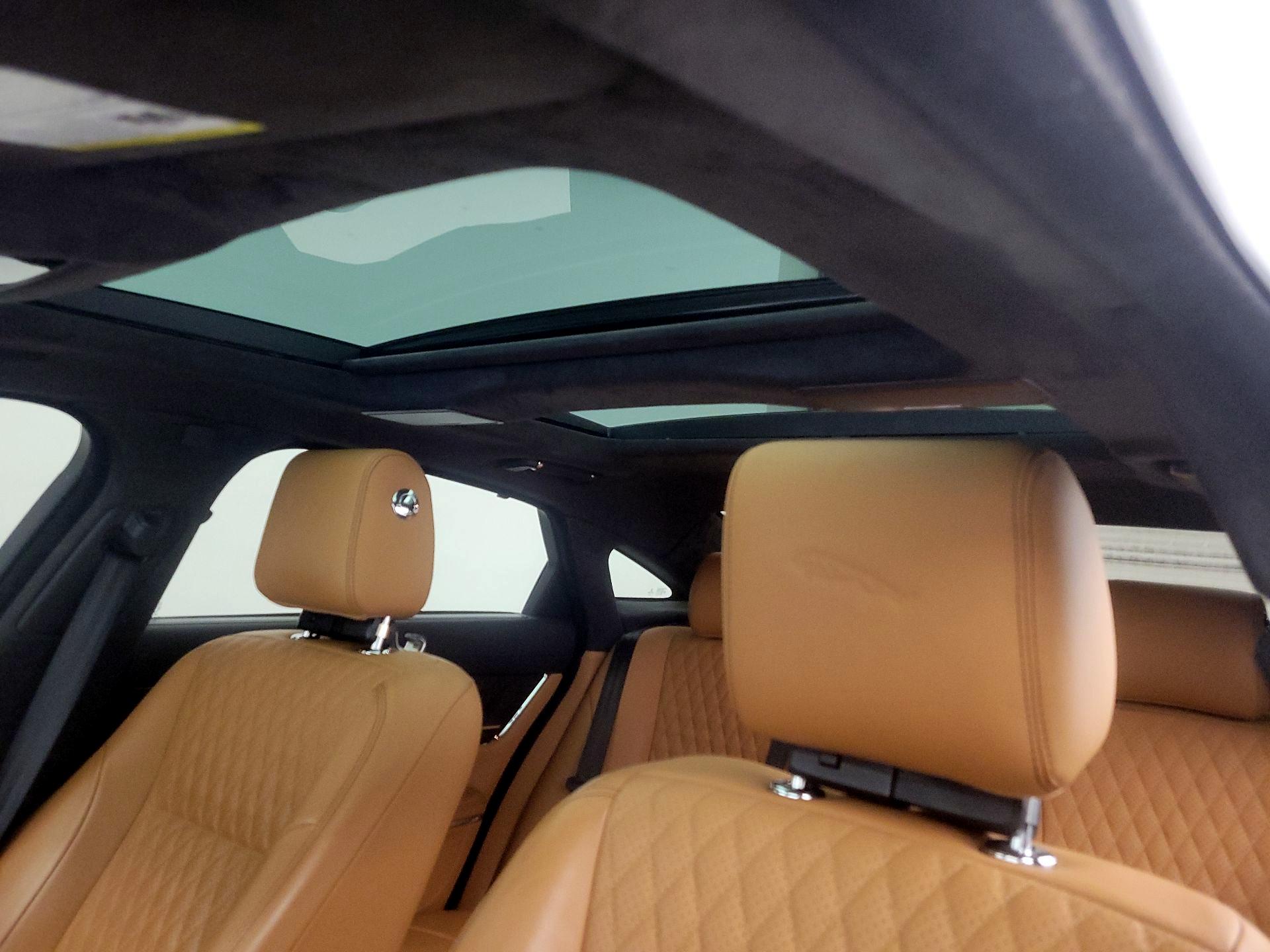 Thumbnail: 2019 Jaguar XJ - 19