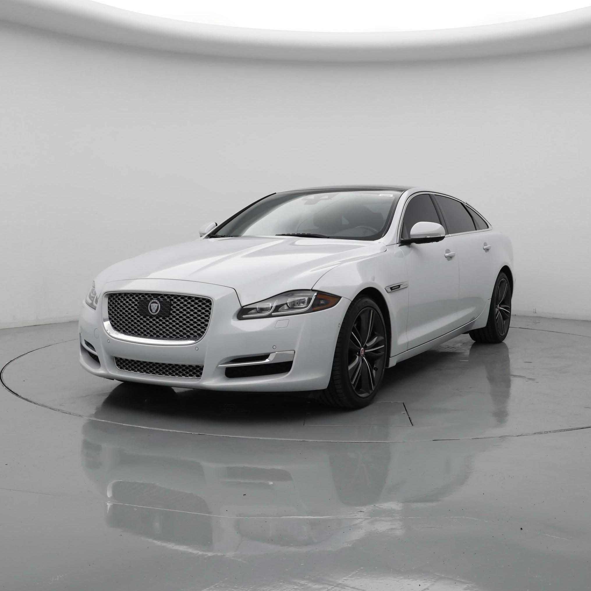 Thumbnail: 2019 Jaguar XJ - 4