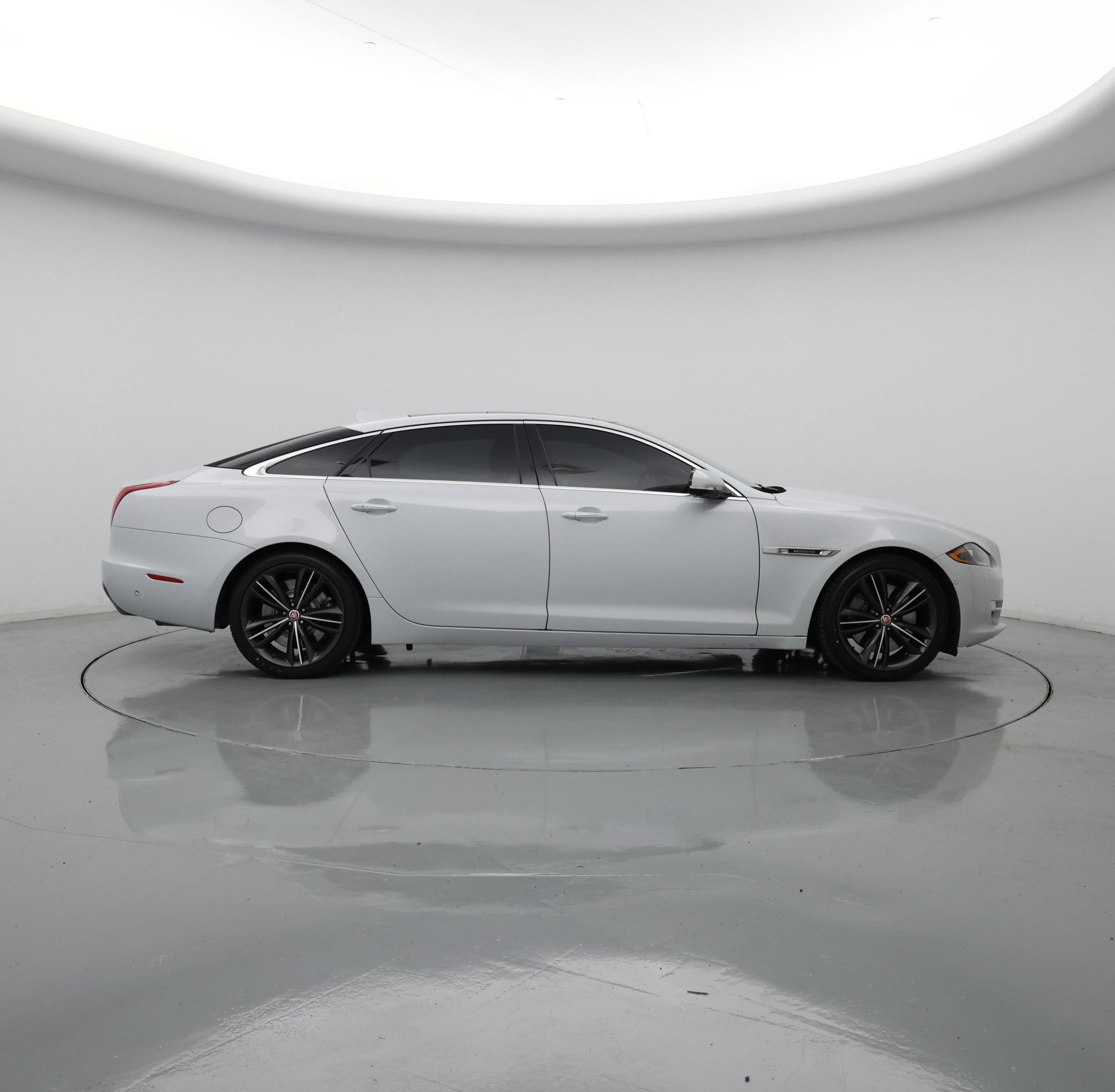 Thumbnail: 2019 Jaguar XJ - 7