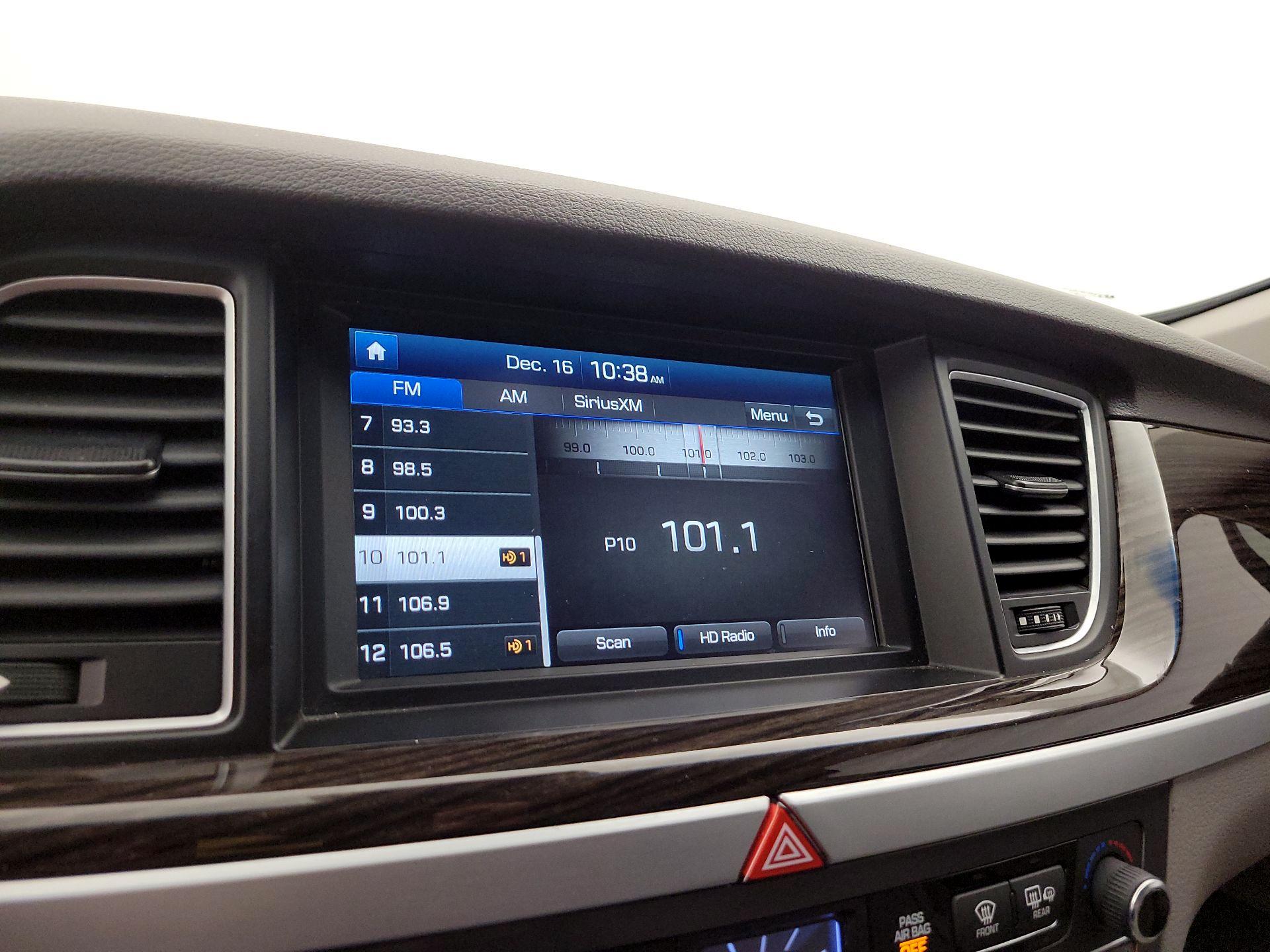 Thumbnail: 2015 Hyundai Genesis - 16