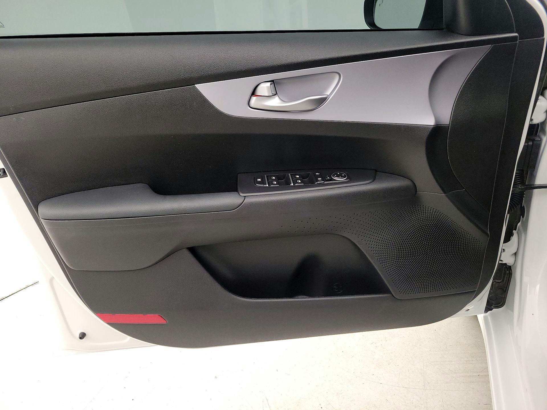 Thumbnail: 2024 Kia Forte - 12