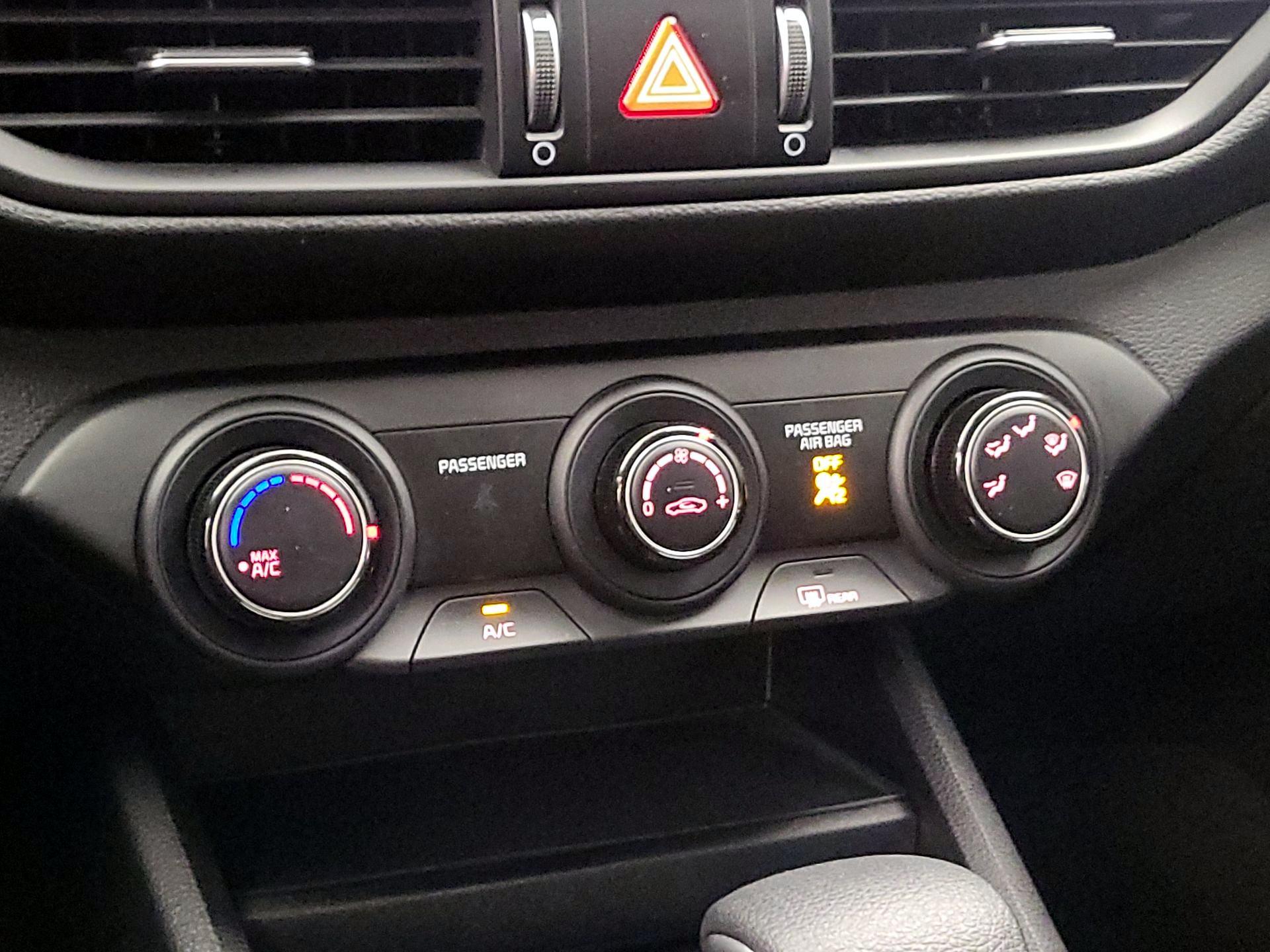 Thumbnail: 2024 Kia Forte - 16