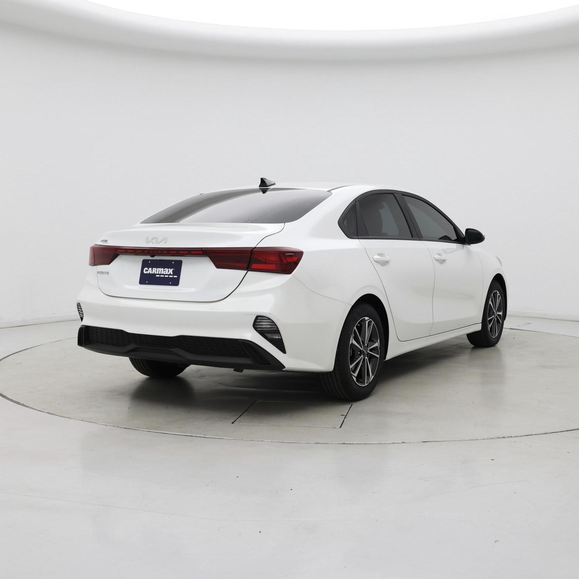 Thumbnail: 2024 Kia Forte - 8