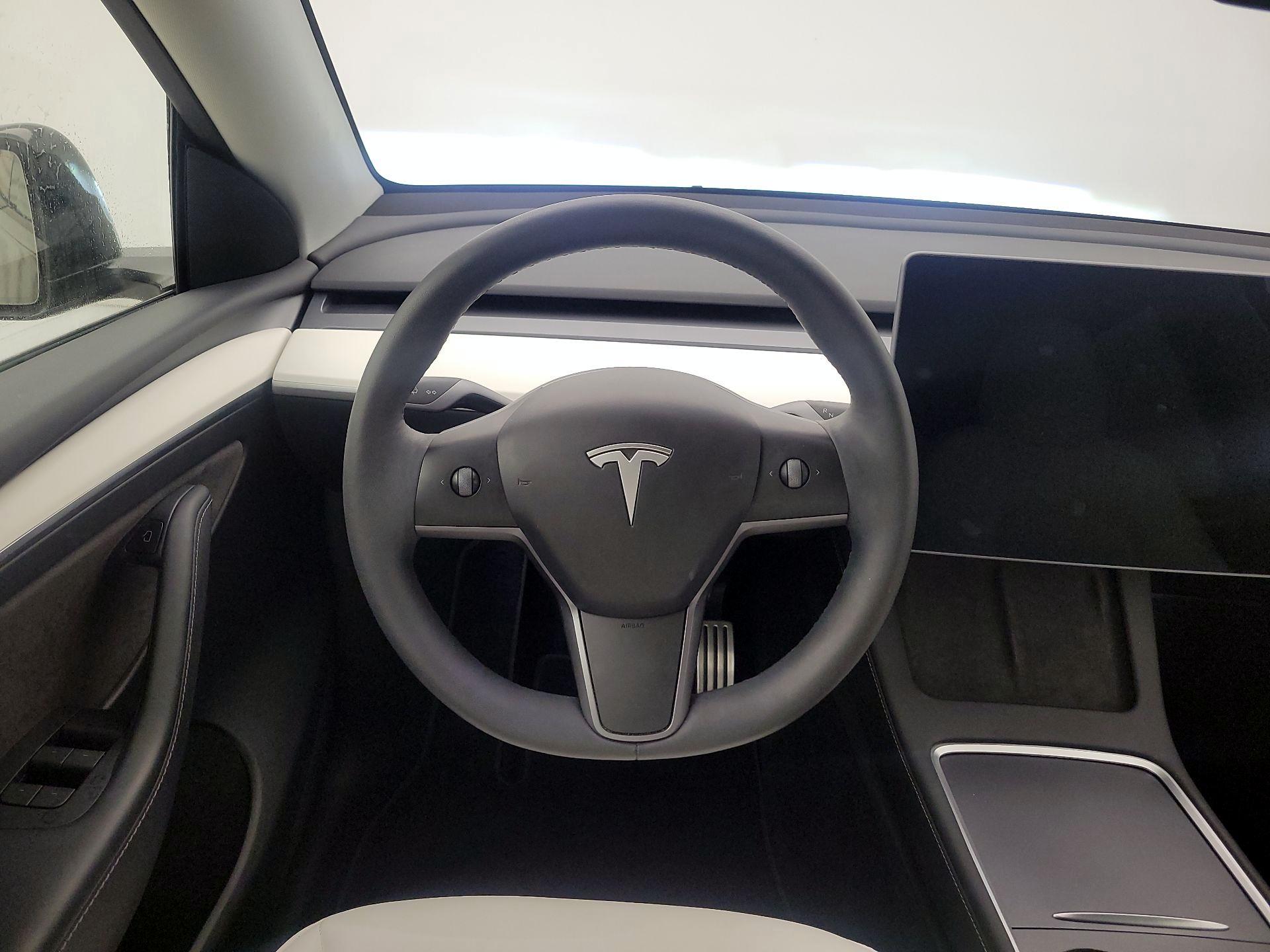 Thumbnail: 2023 Tesla Model Y - 10