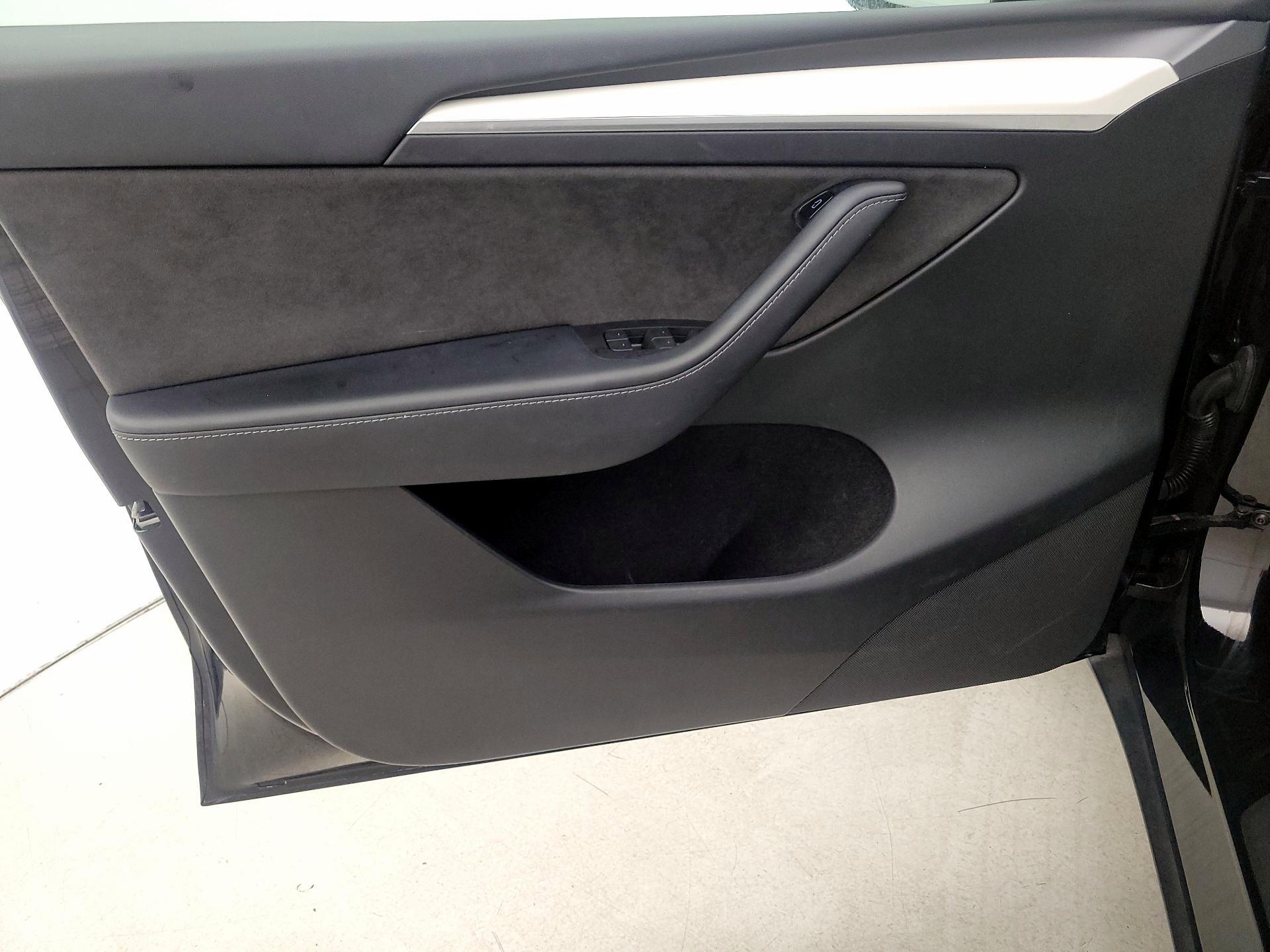 Thumbnail: 2023 Tesla Model Y - 12