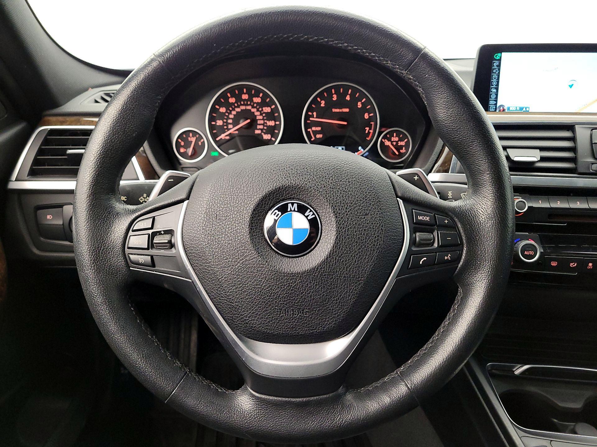 Thumbnail: 2016 BMW 3 Series - 10