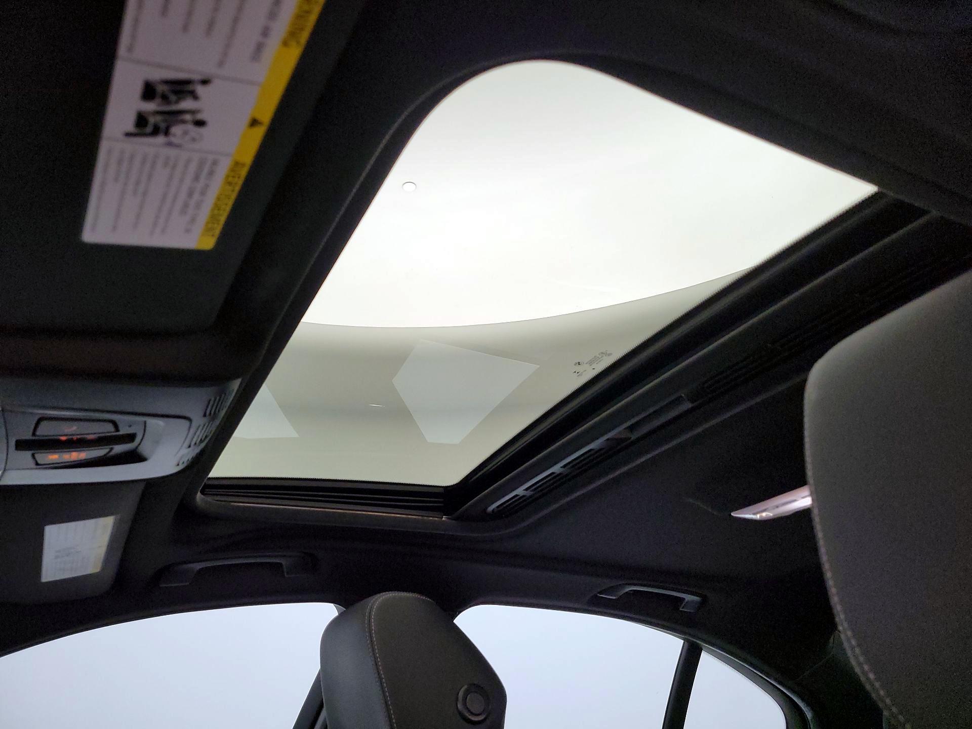 Thumbnail: 2016 BMW 3 Series - 20