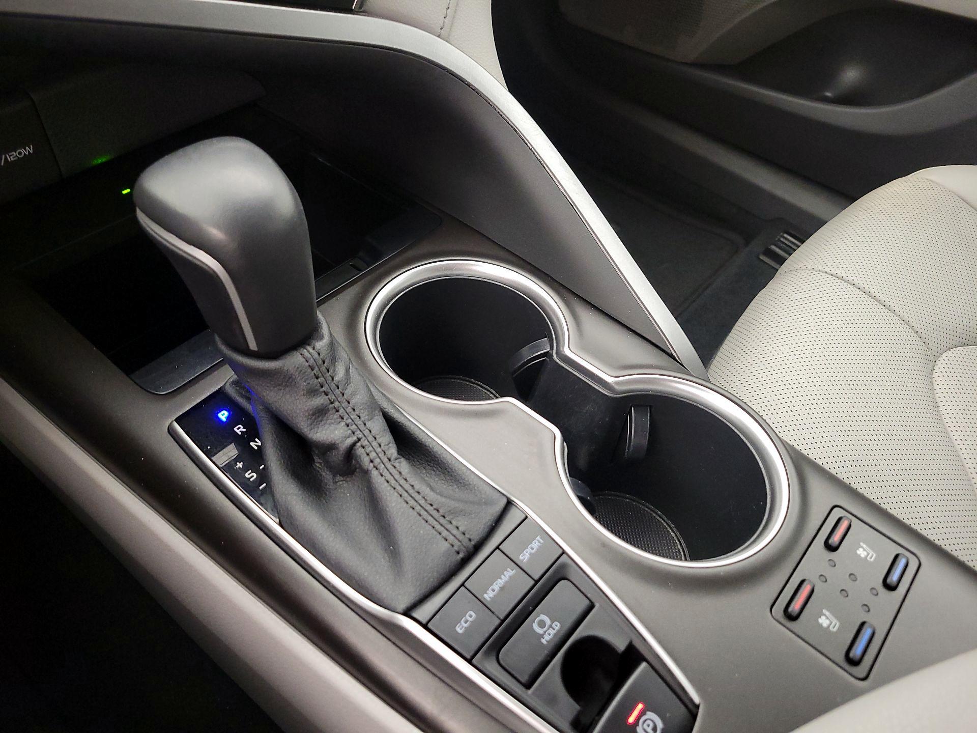 Thumbnail: 2022 Toyota Camry - 18