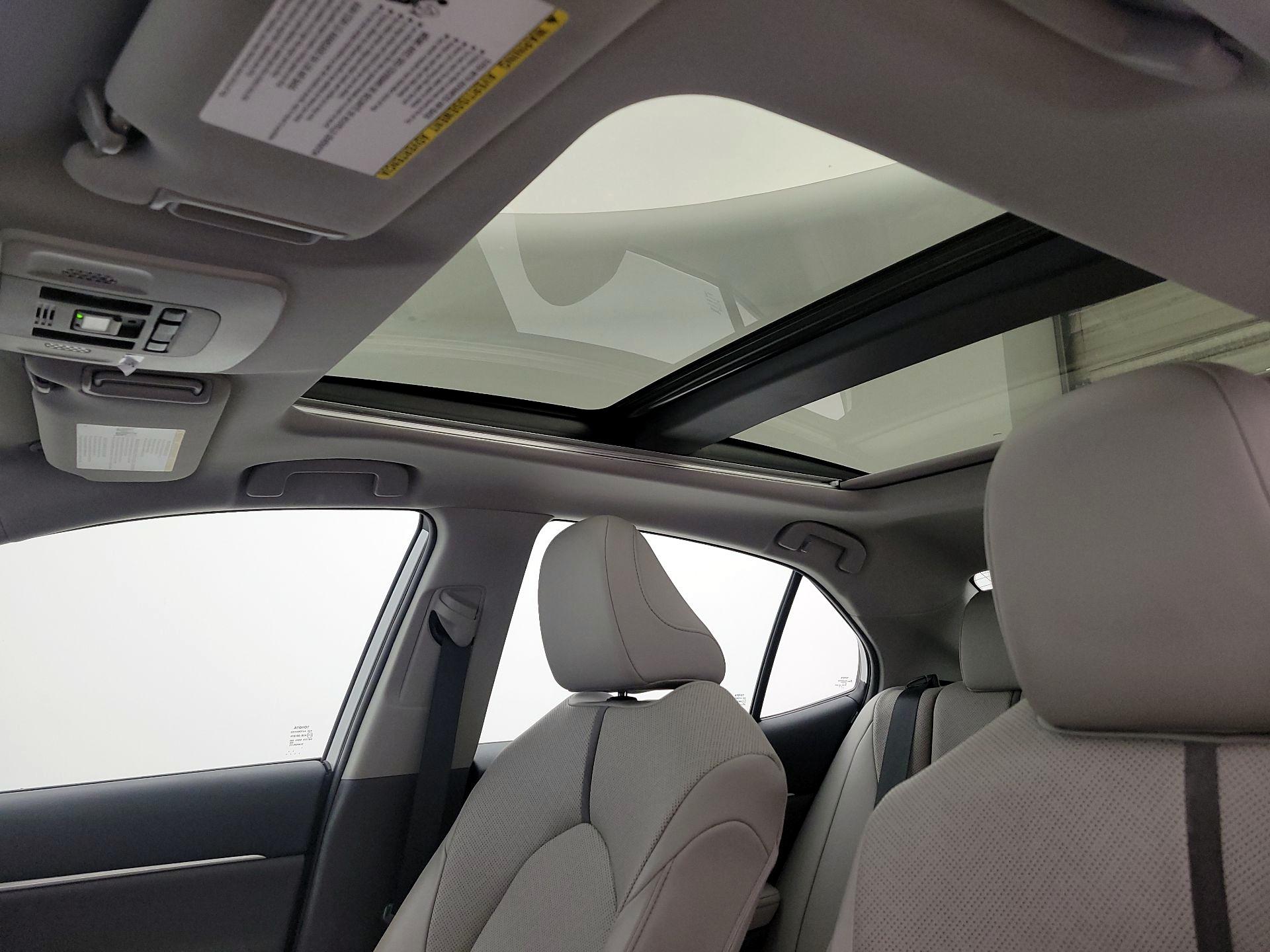 Thumbnail: 2022 Toyota Camry - 20