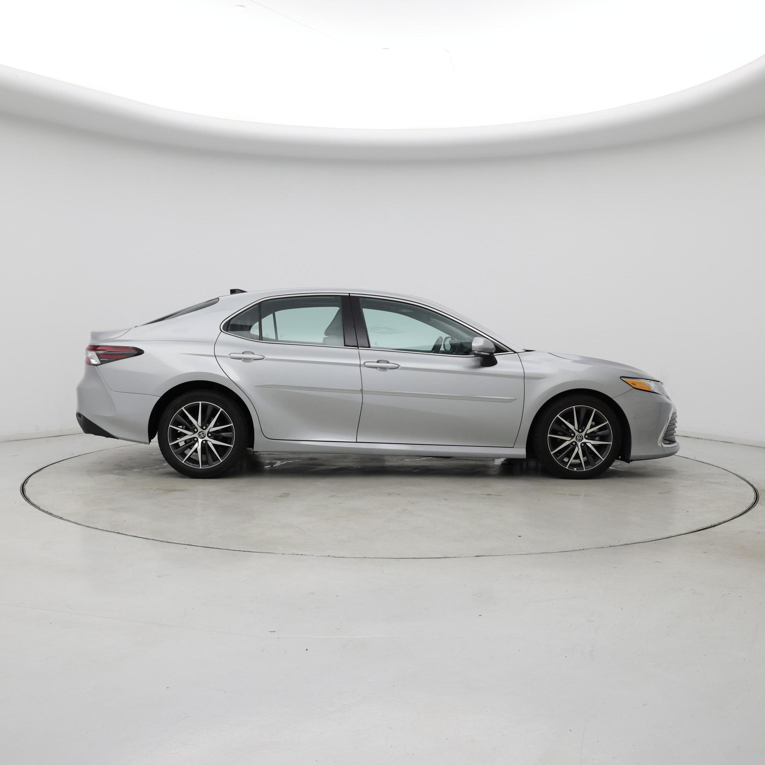 Thumbnail: 2022 Toyota Camry - 7