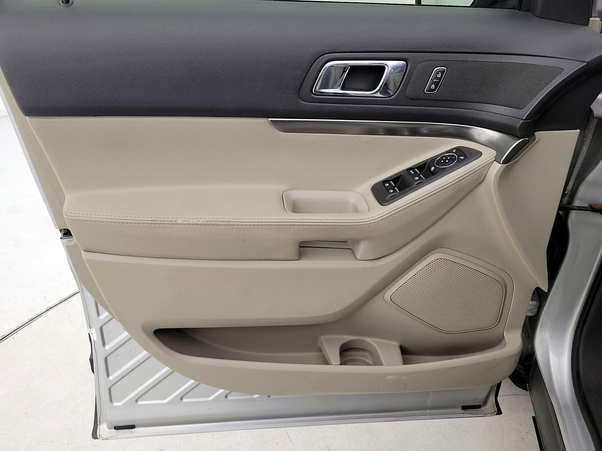 Thumbnail: 2014 Ford Explorer - 12