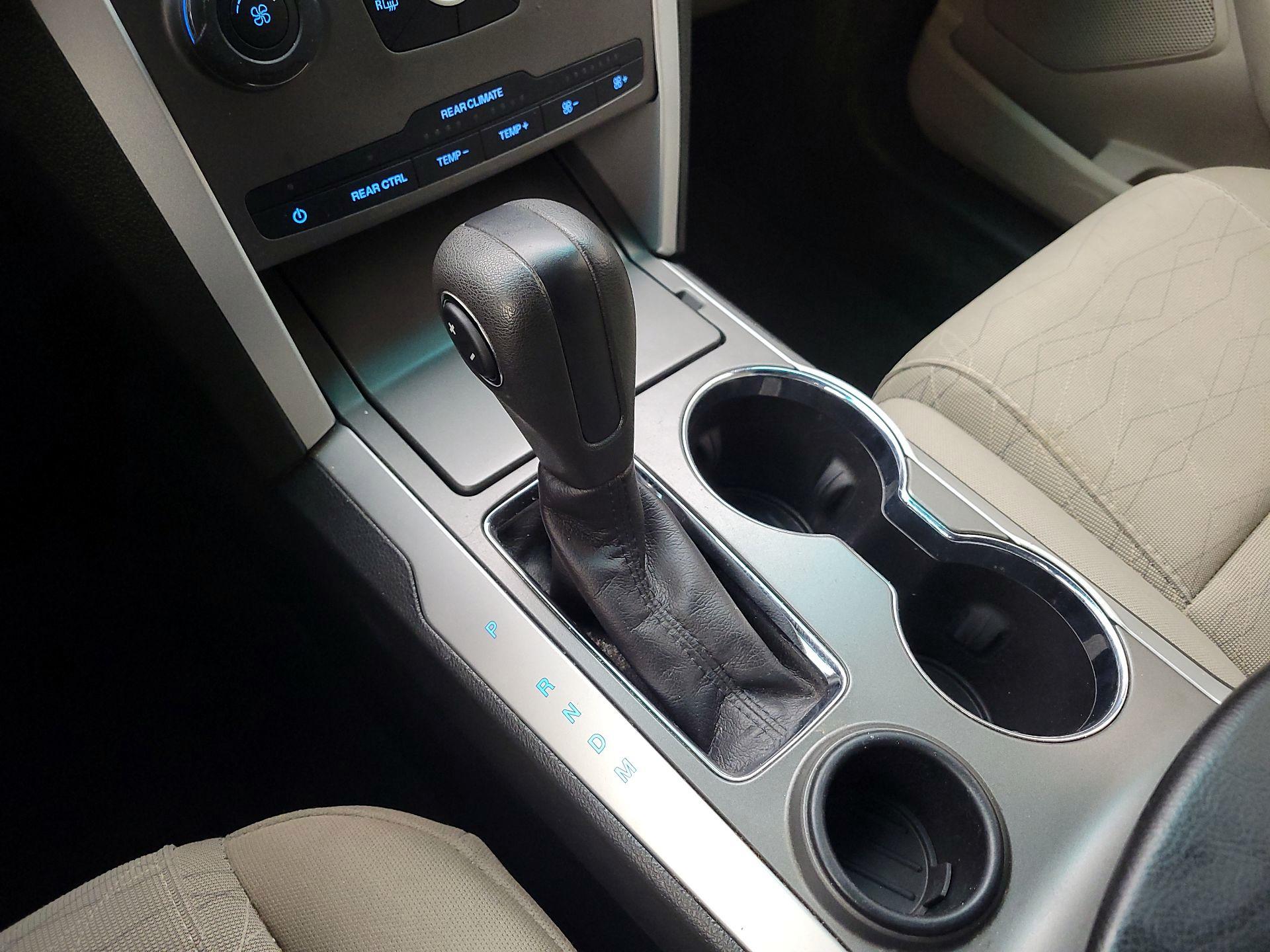 Thumbnail: 2014 Ford Explorer - 16