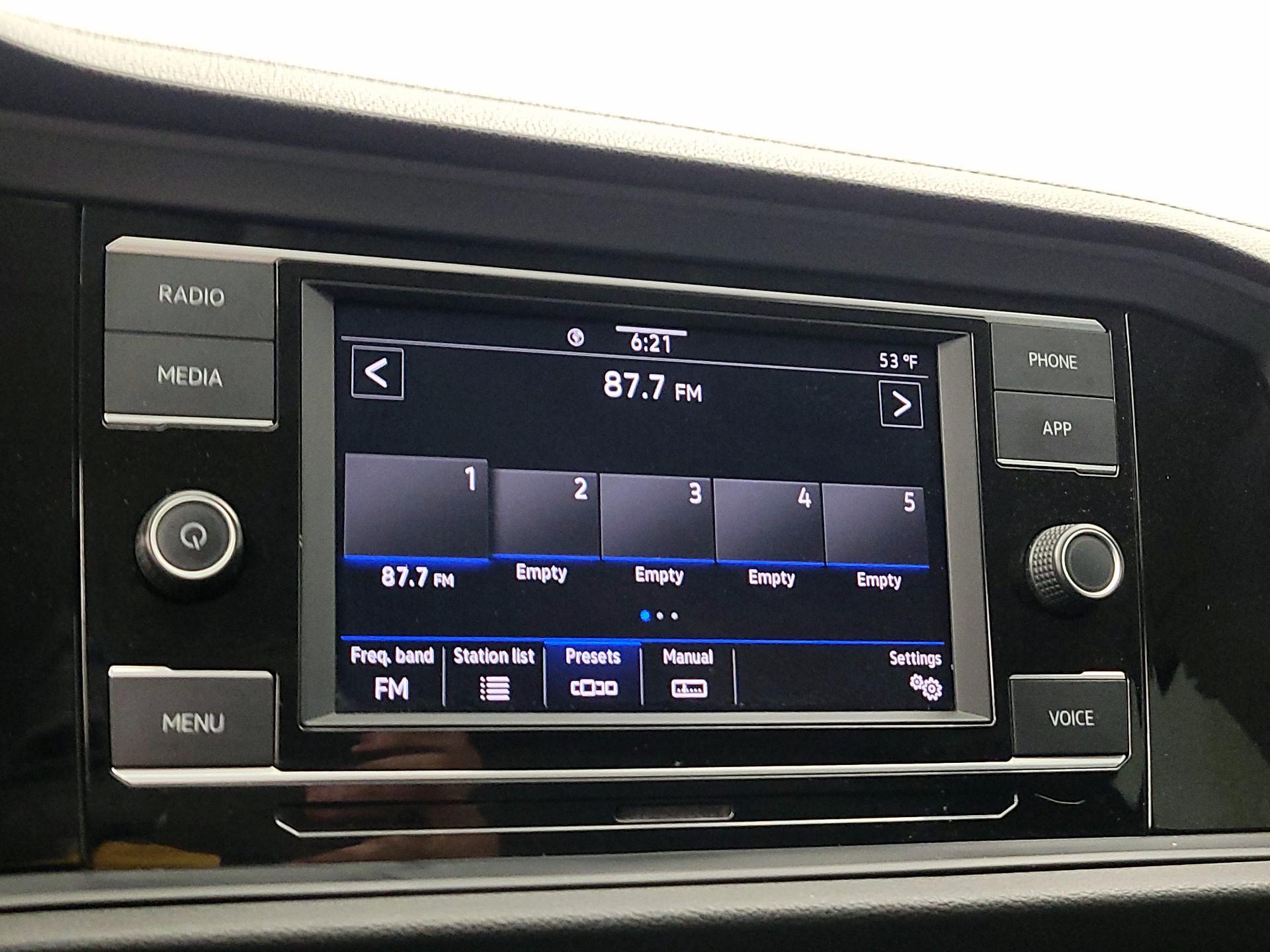 Thumbnail: 2021 Volkswagen Jetta - 15