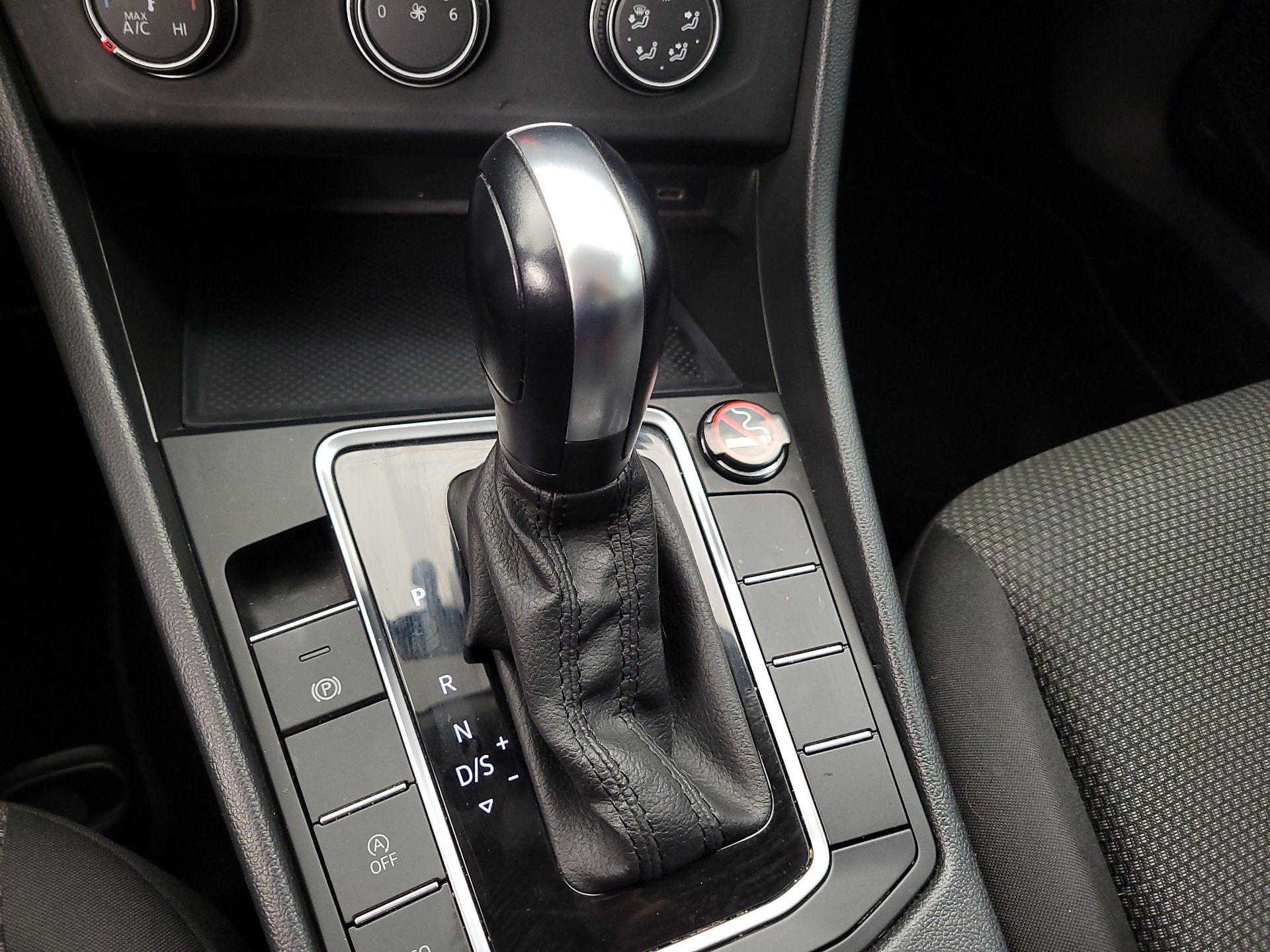 Thumbnail: 2021 Volkswagen Jetta - 17