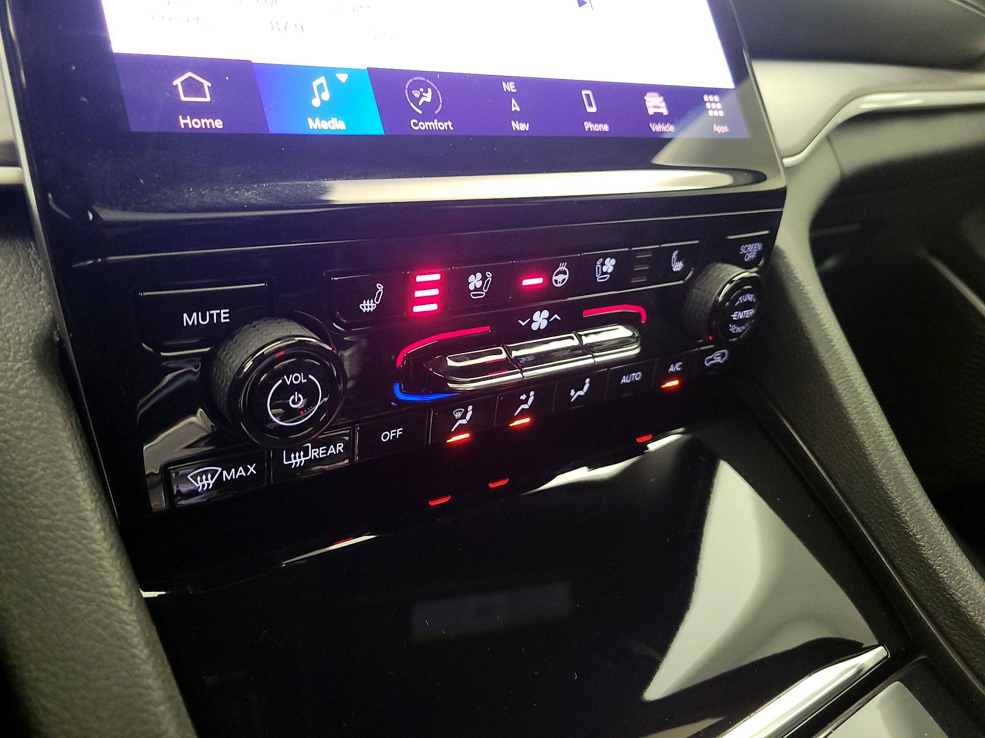 Thumbnail: 2025 Jeep Grand Cherokee - 17