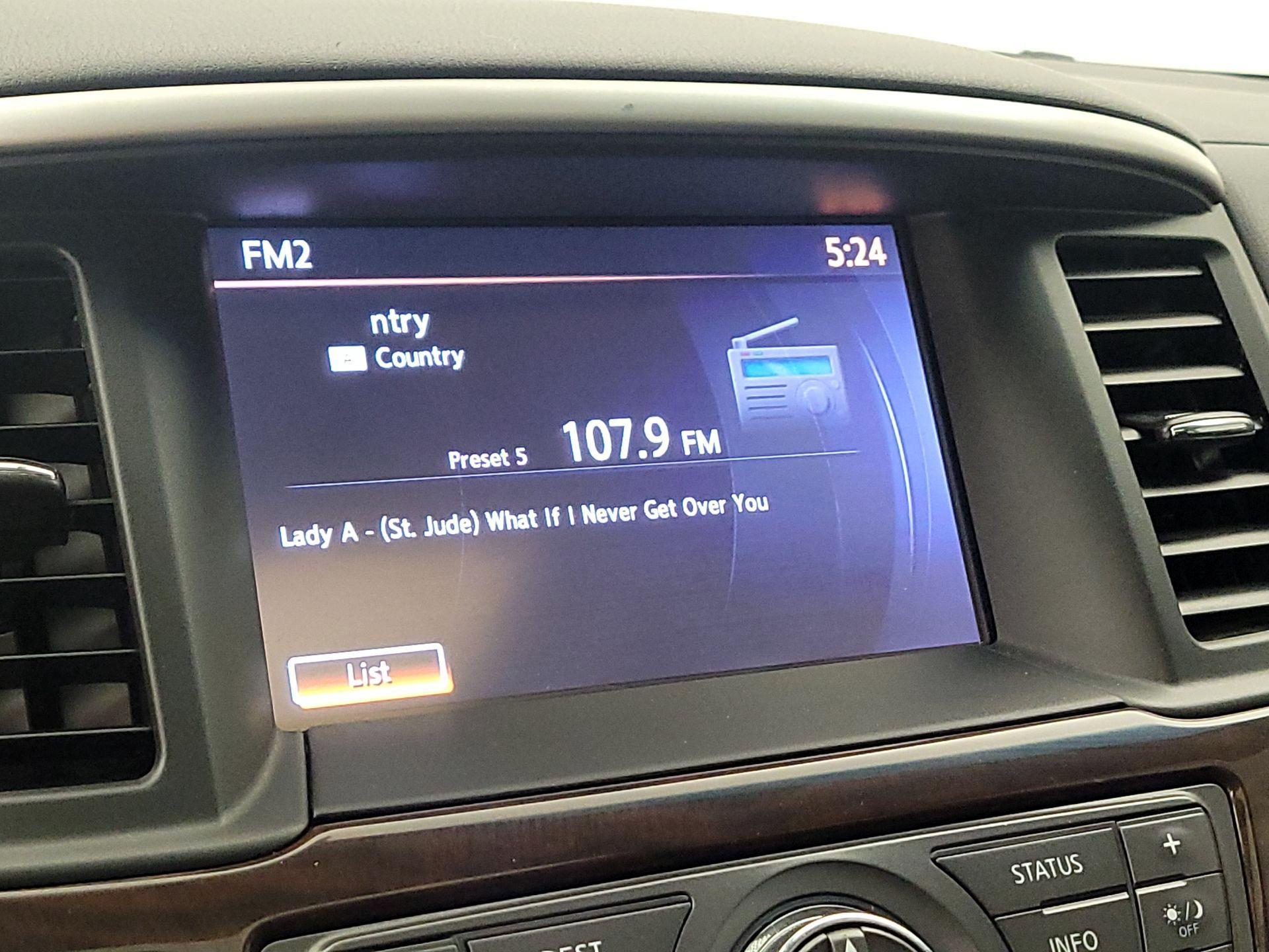 Thumbnail: 2015 Nissan Pathfinder - 16