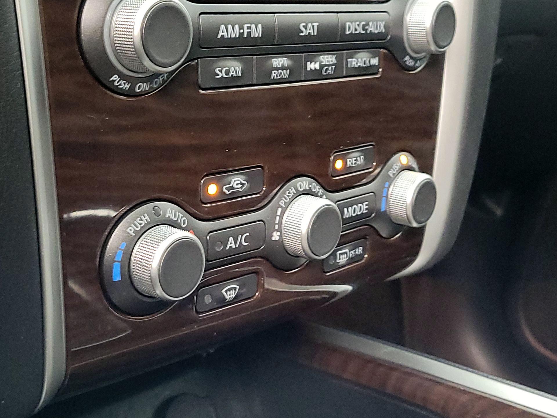 Thumbnail: 2015 Nissan Pathfinder - 17