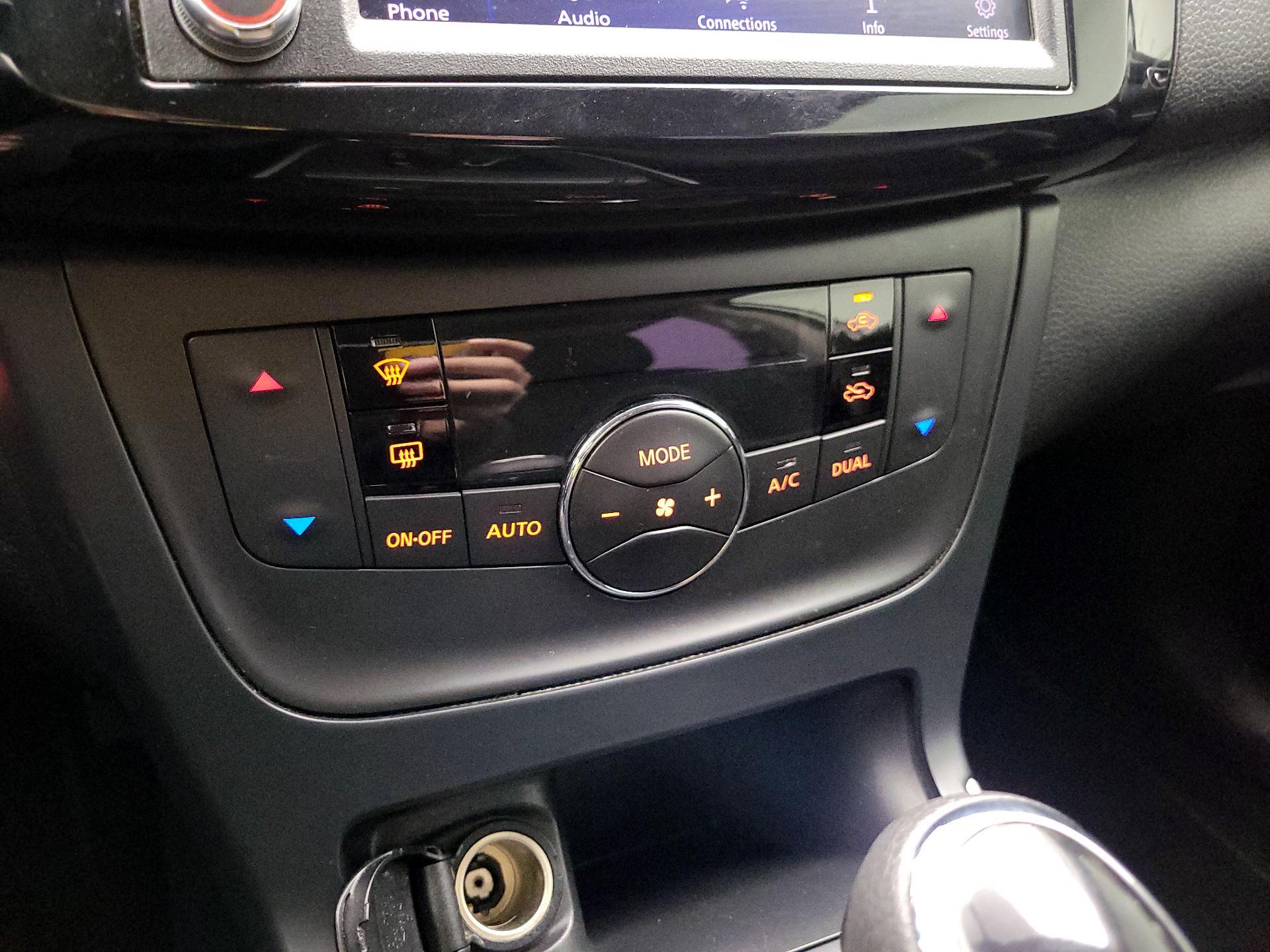 Thumbnail: 2019 Nissan Sentra - 16