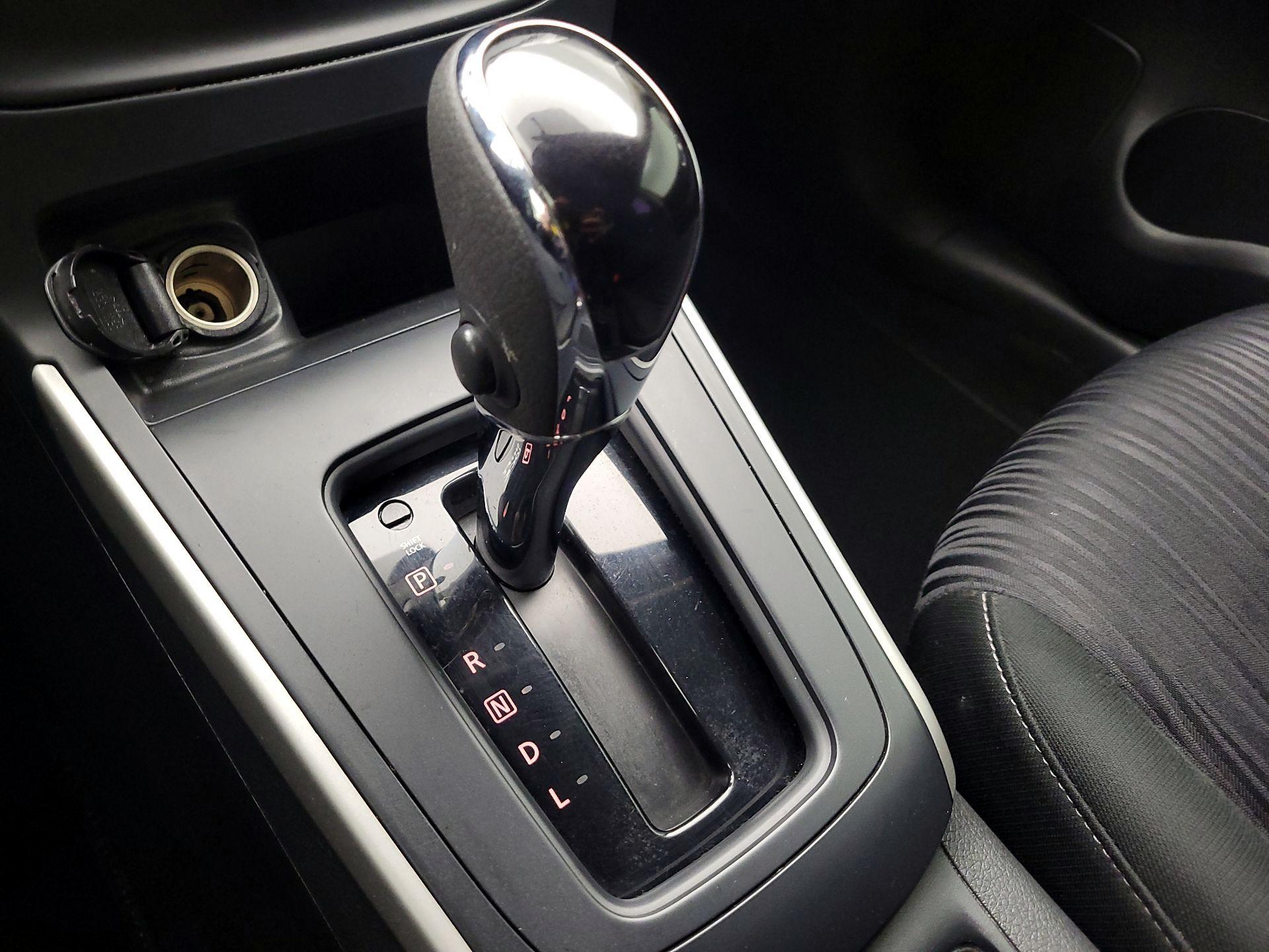 Thumbnail: 2019 Nissan Sentra - 17