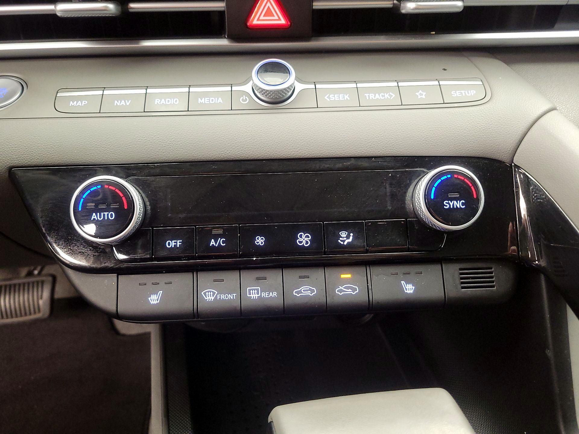 Thumbnail: 2023 Hyundai Elantra - 17