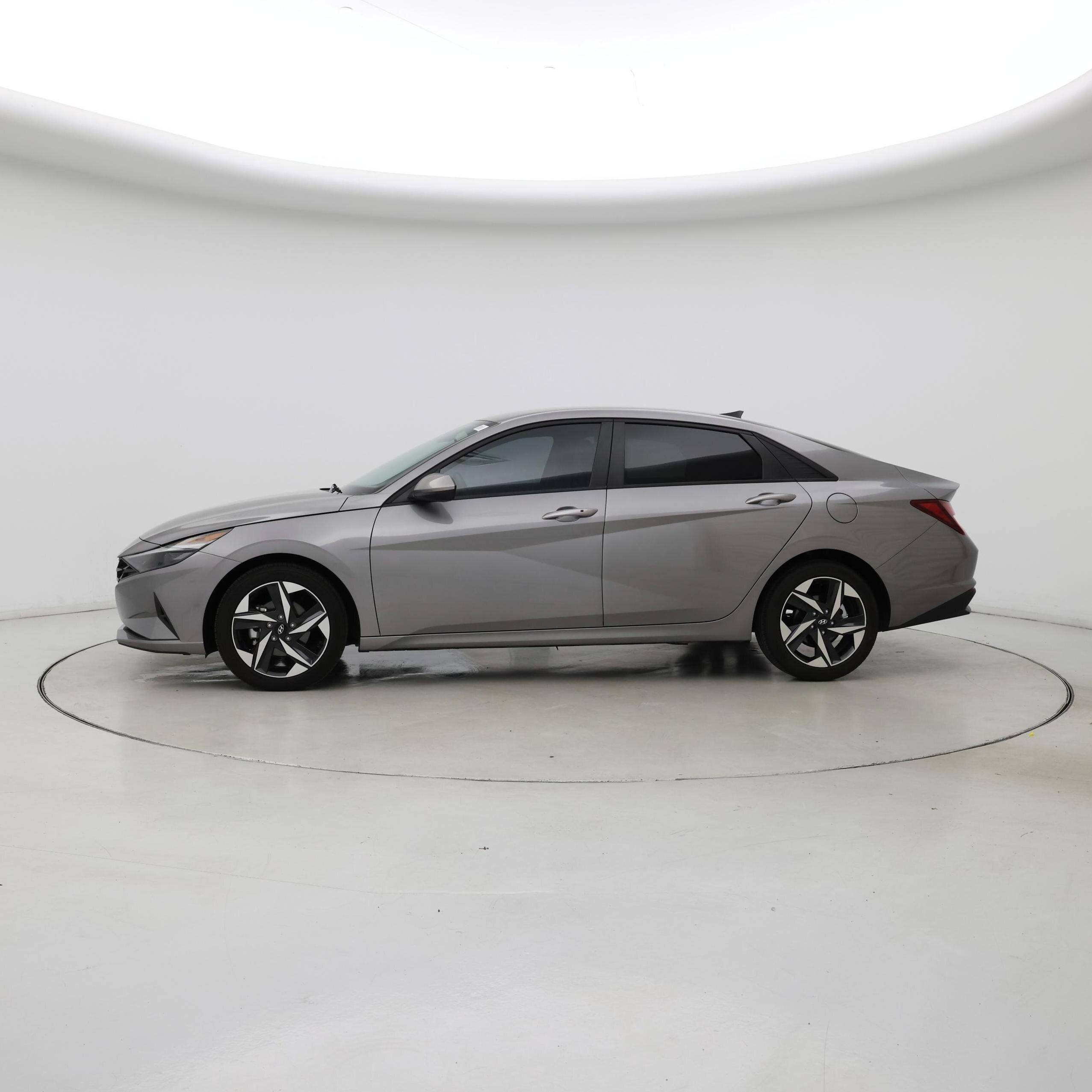 Thumbnail: 2023 Hyundai Elantra - 3