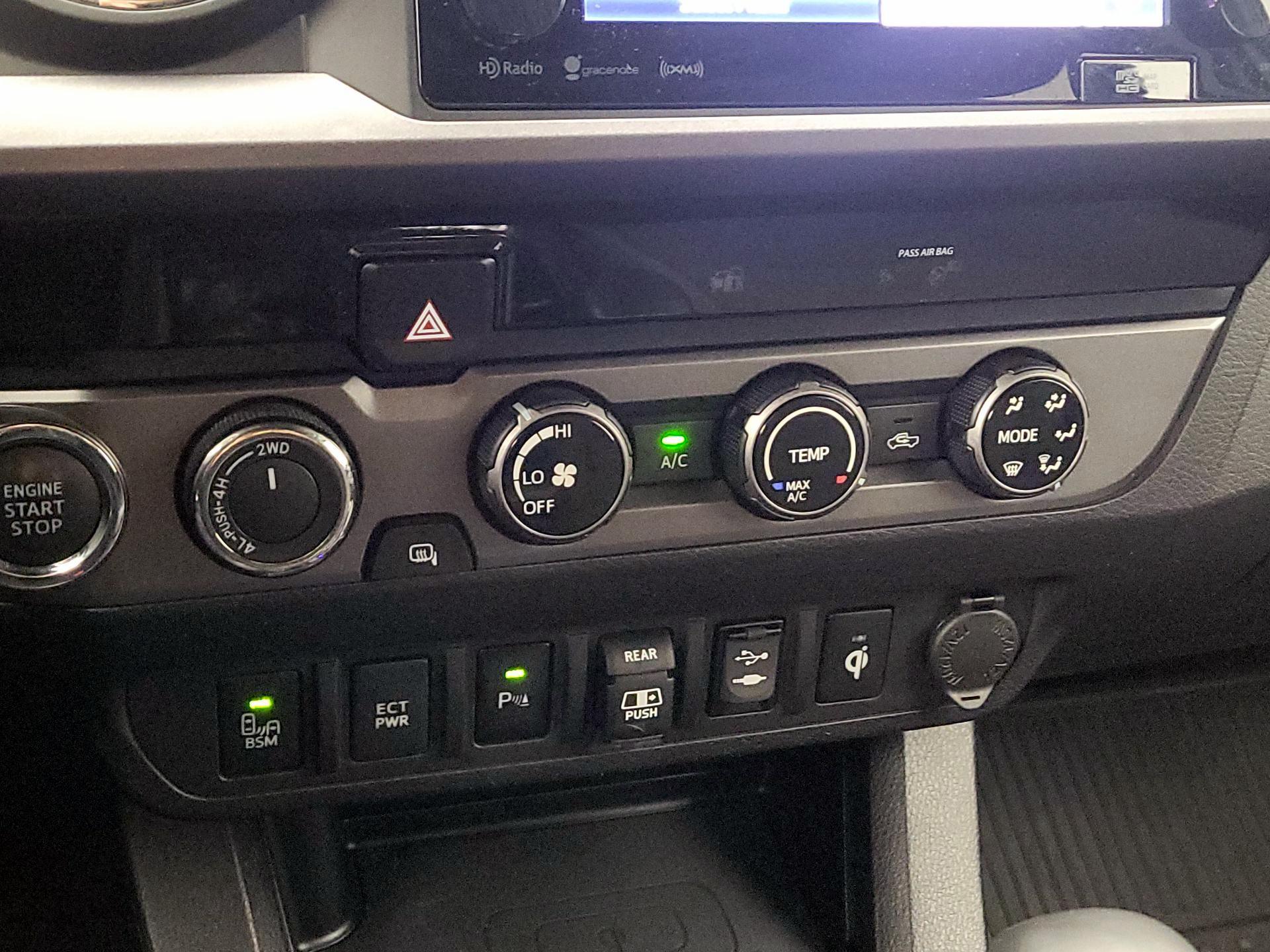 Thumbnail: 2018 Toyota Tacoma - 17