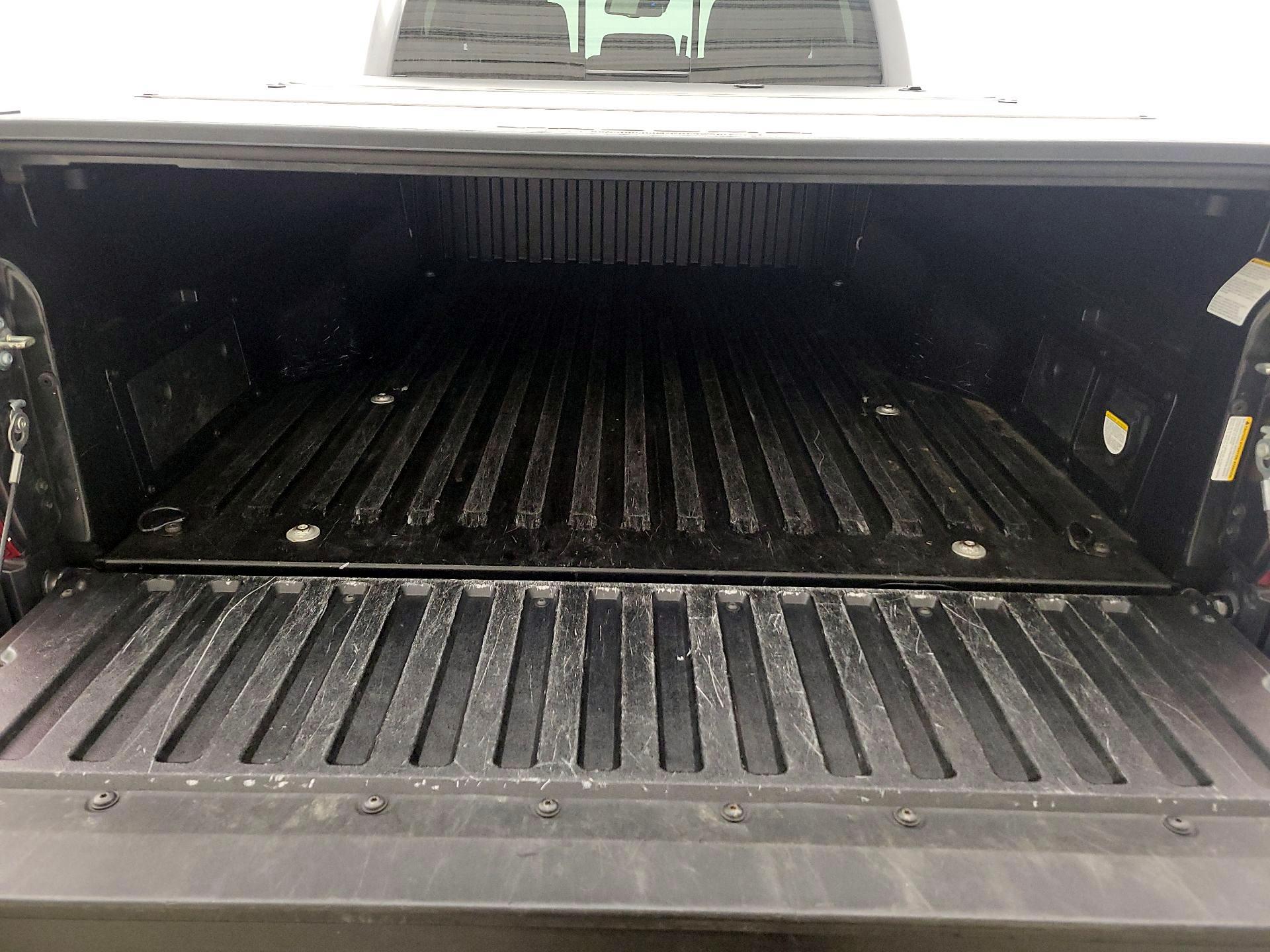 Thumbnail: 2018 Toyota Tacoma - 20