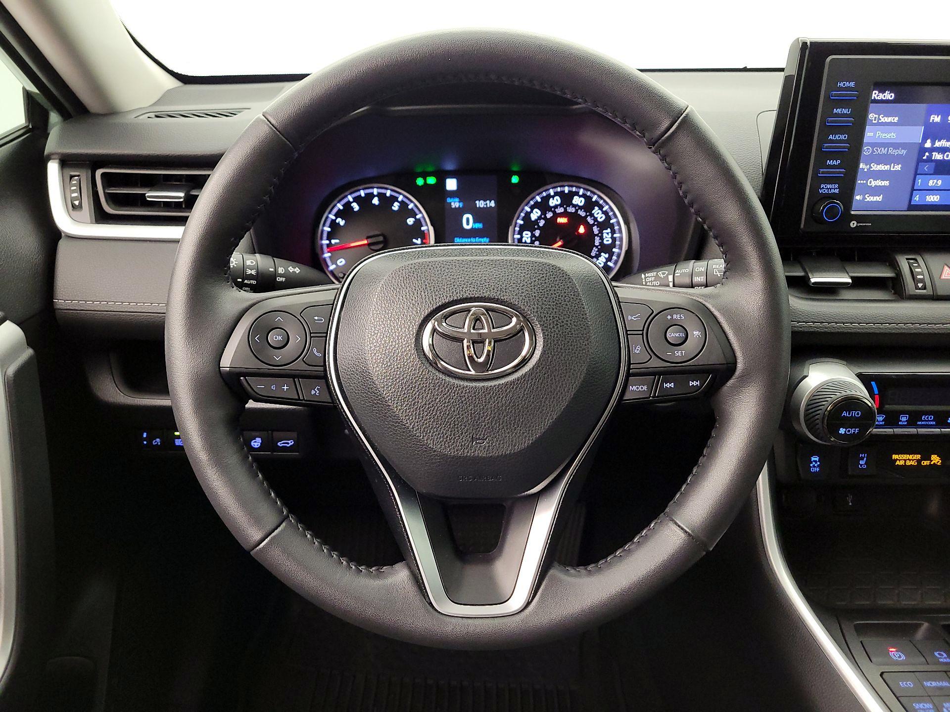 Thumbnail: 2022 Toyota RAV4 - 10