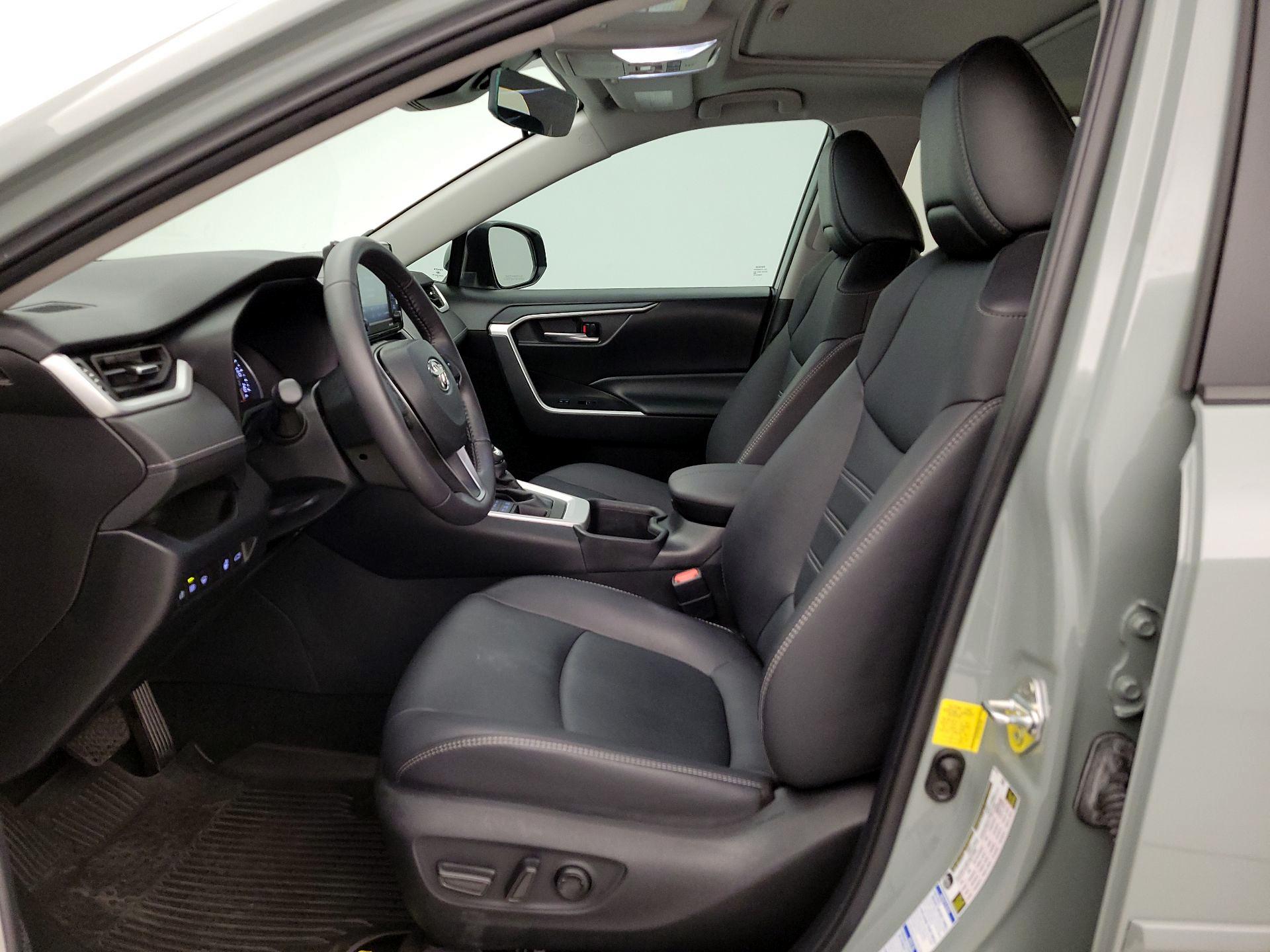 Thumbnail: 2022 Toyota RAV4 - 11