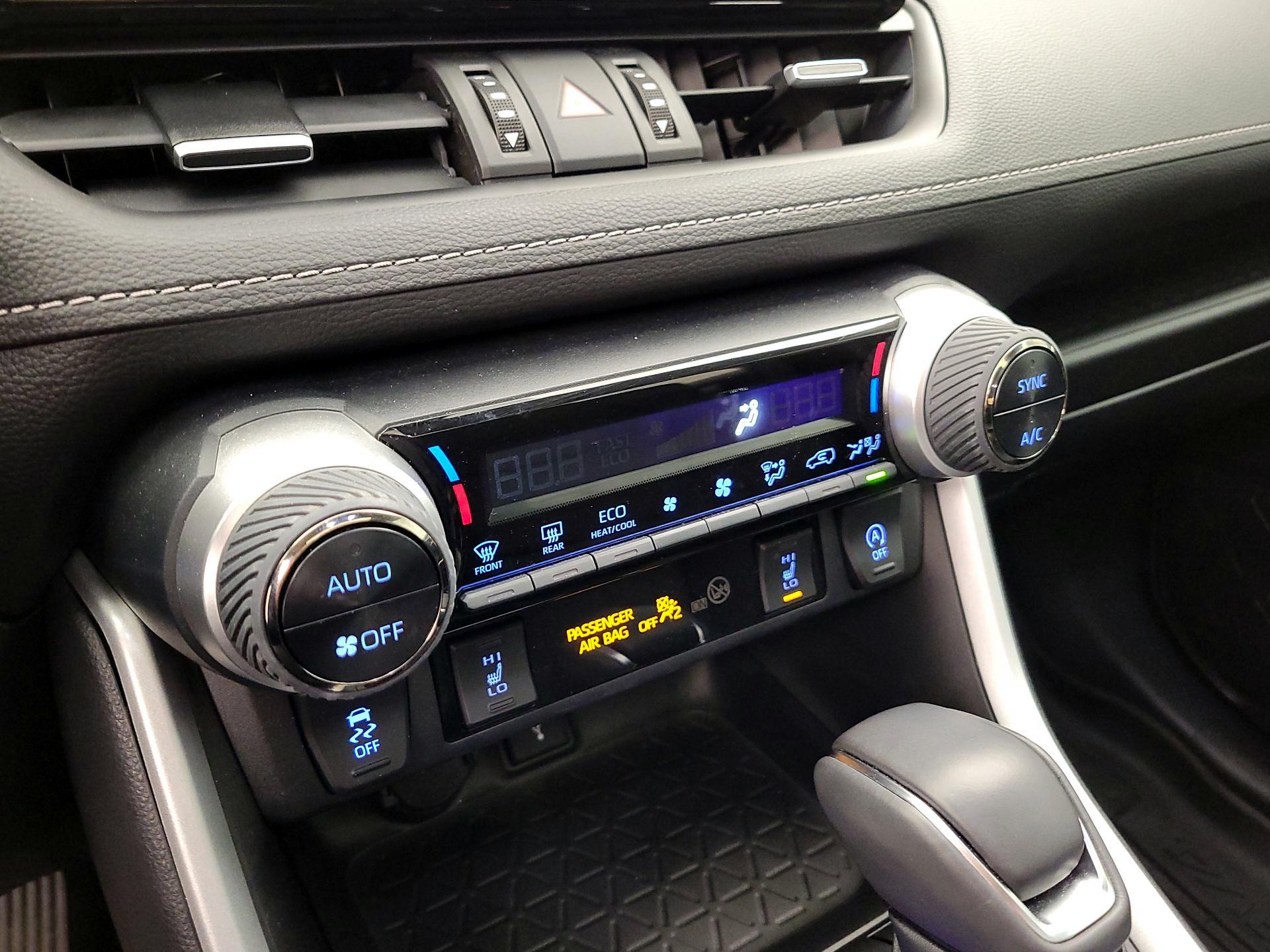 Thumbnail: 2022 Toyota RAV4 - 16