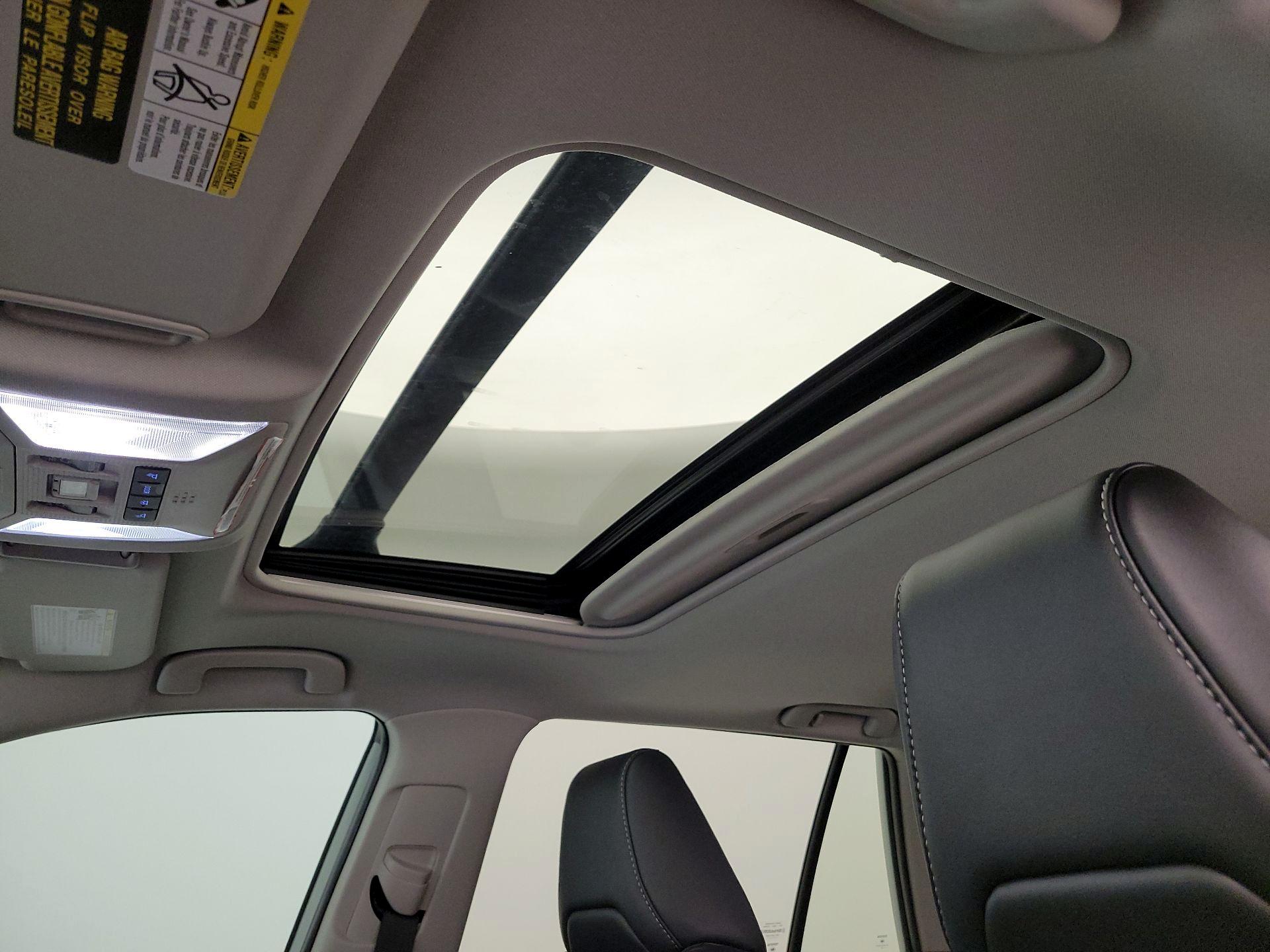 Thumbnail: 2022 Toyota RAV4 - 19