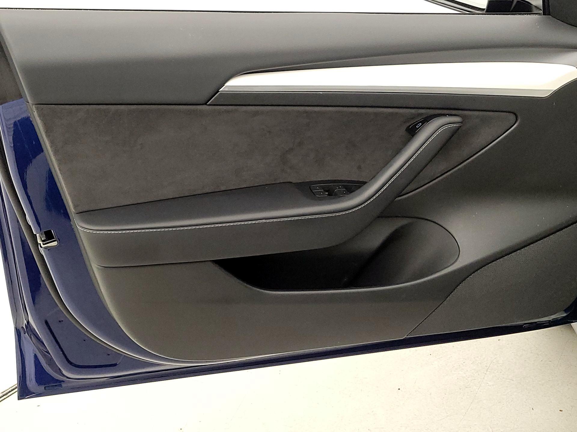 Thumbnail: 2023 Tesla Model 3 - 12