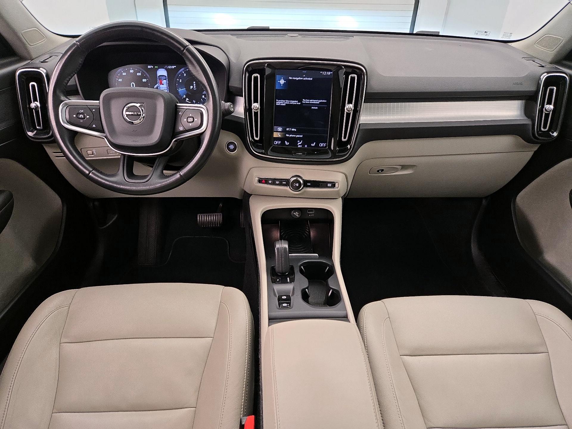 Thumbnail: 2019 Volvo XC40 - 9