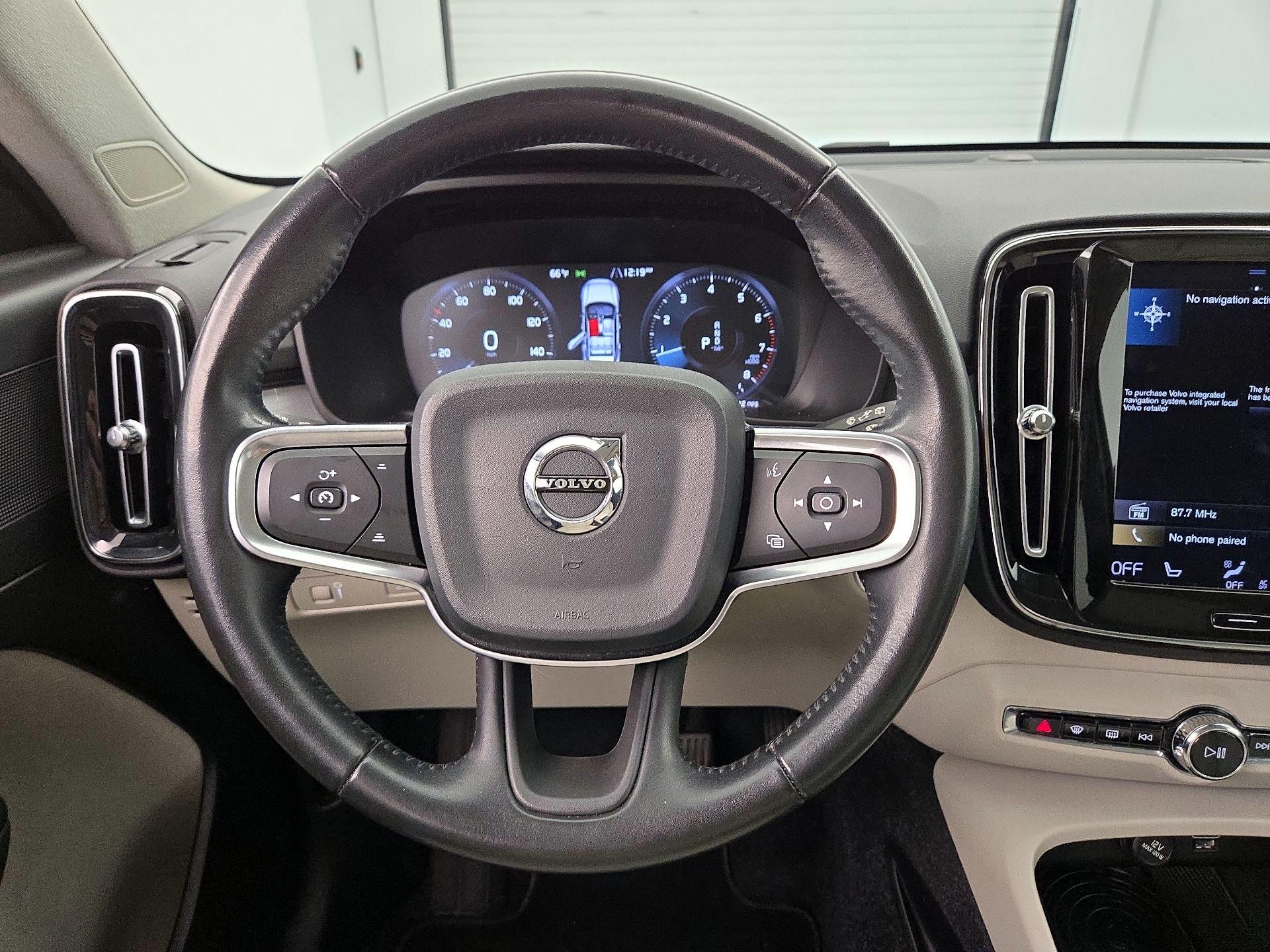 Thumbnail: 2019 Volvo XC40 - 10