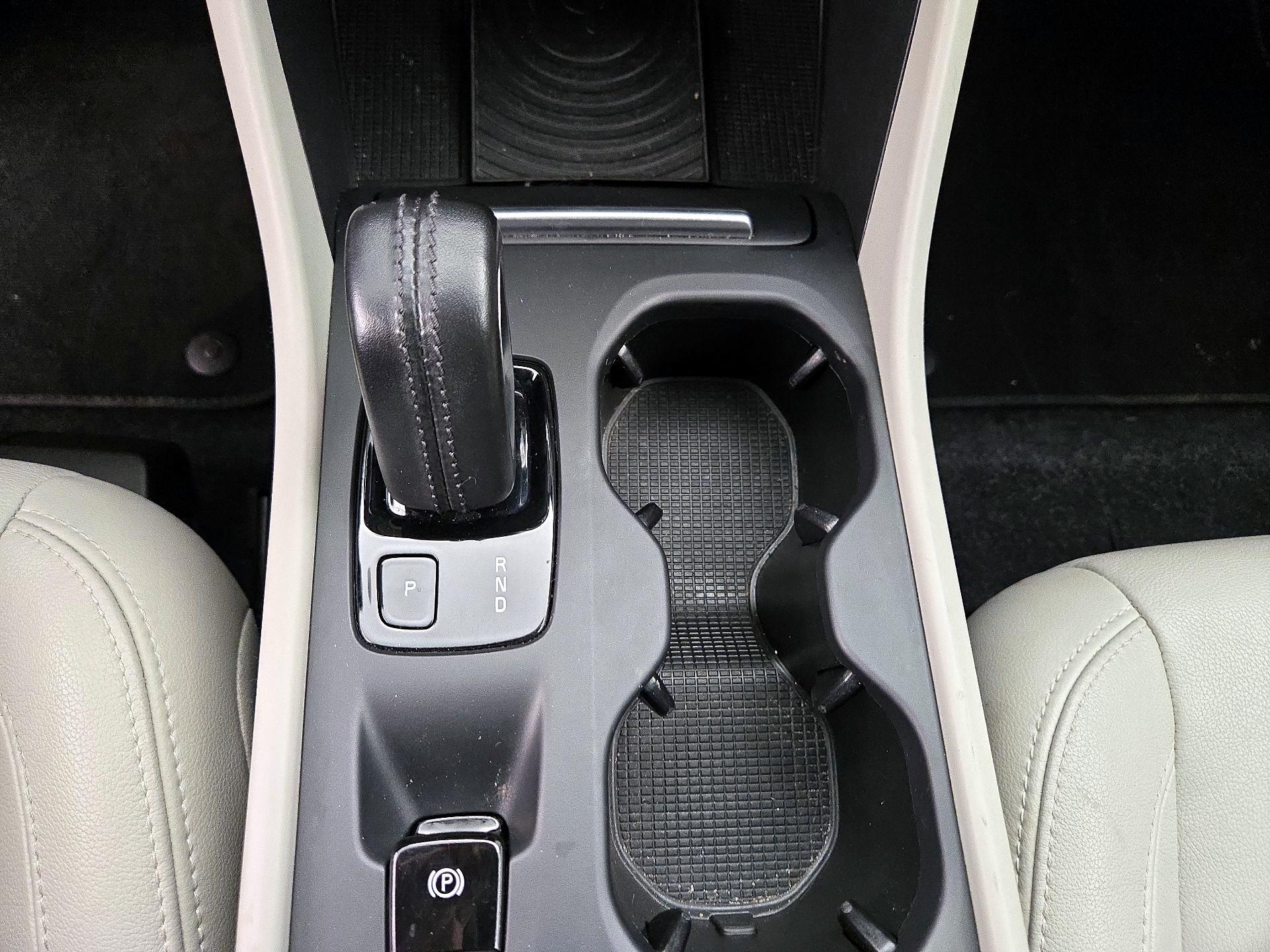 Thumbnail: 2019 Volvo XC40 - 17