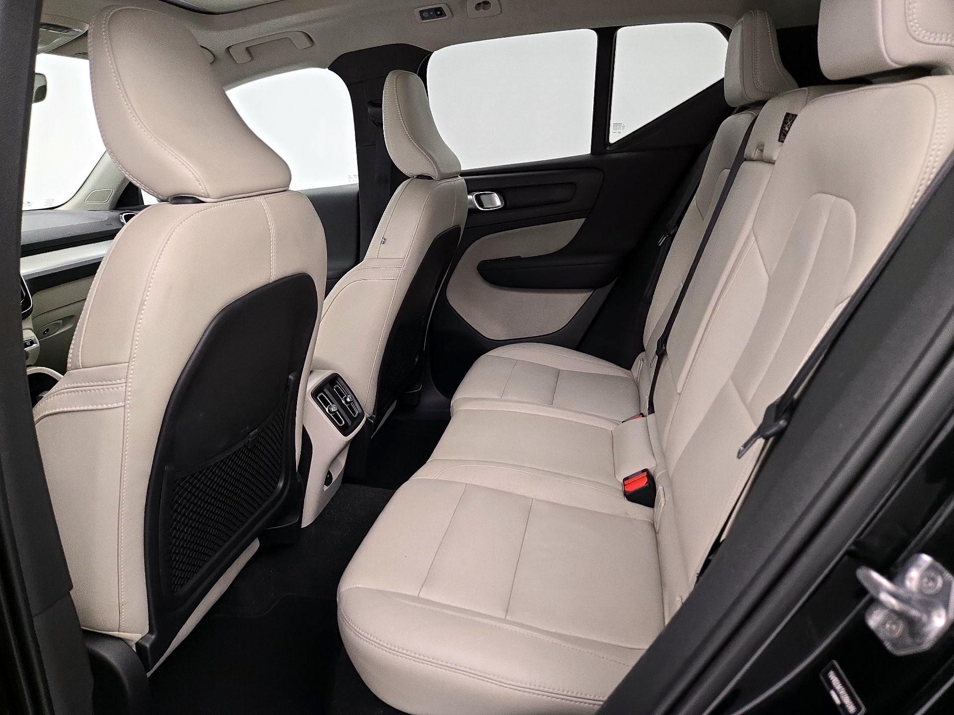 Thumbnail: 2019 Volvo XC40 - 20