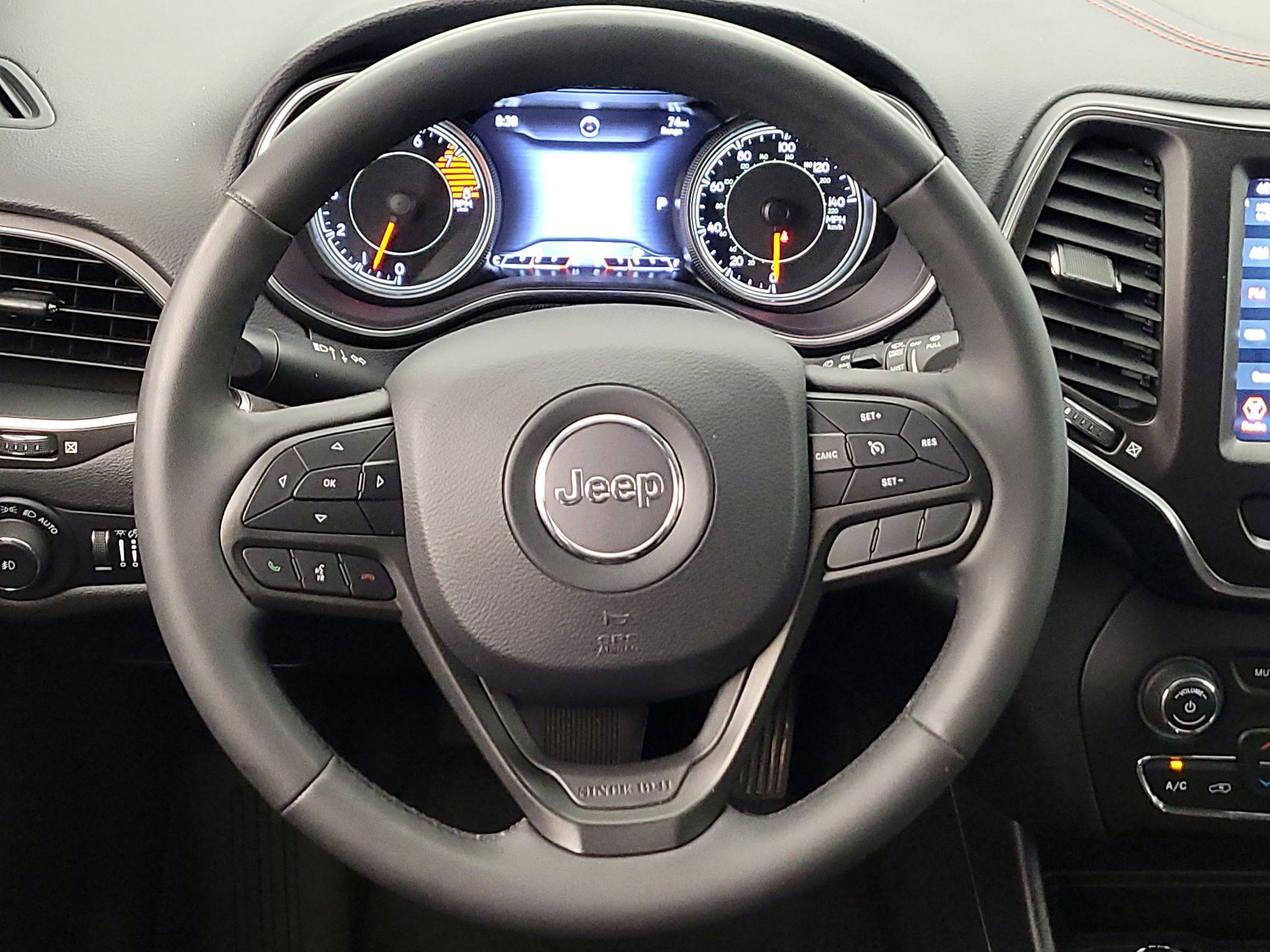 Thumbnail: 2021 Jeep Cherokee - 10