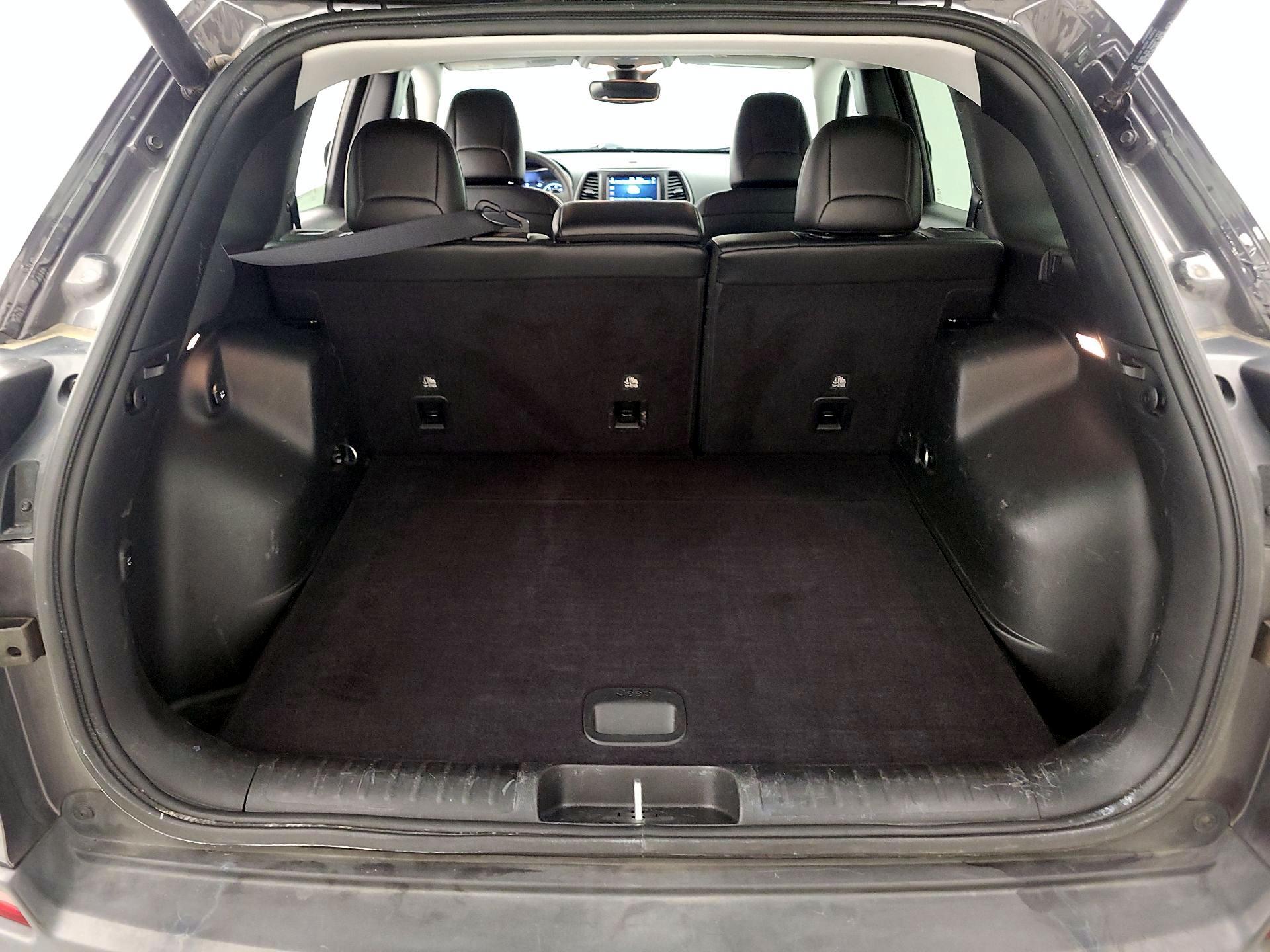 Thumbnail: 2021 Jeep Cherokee - 20