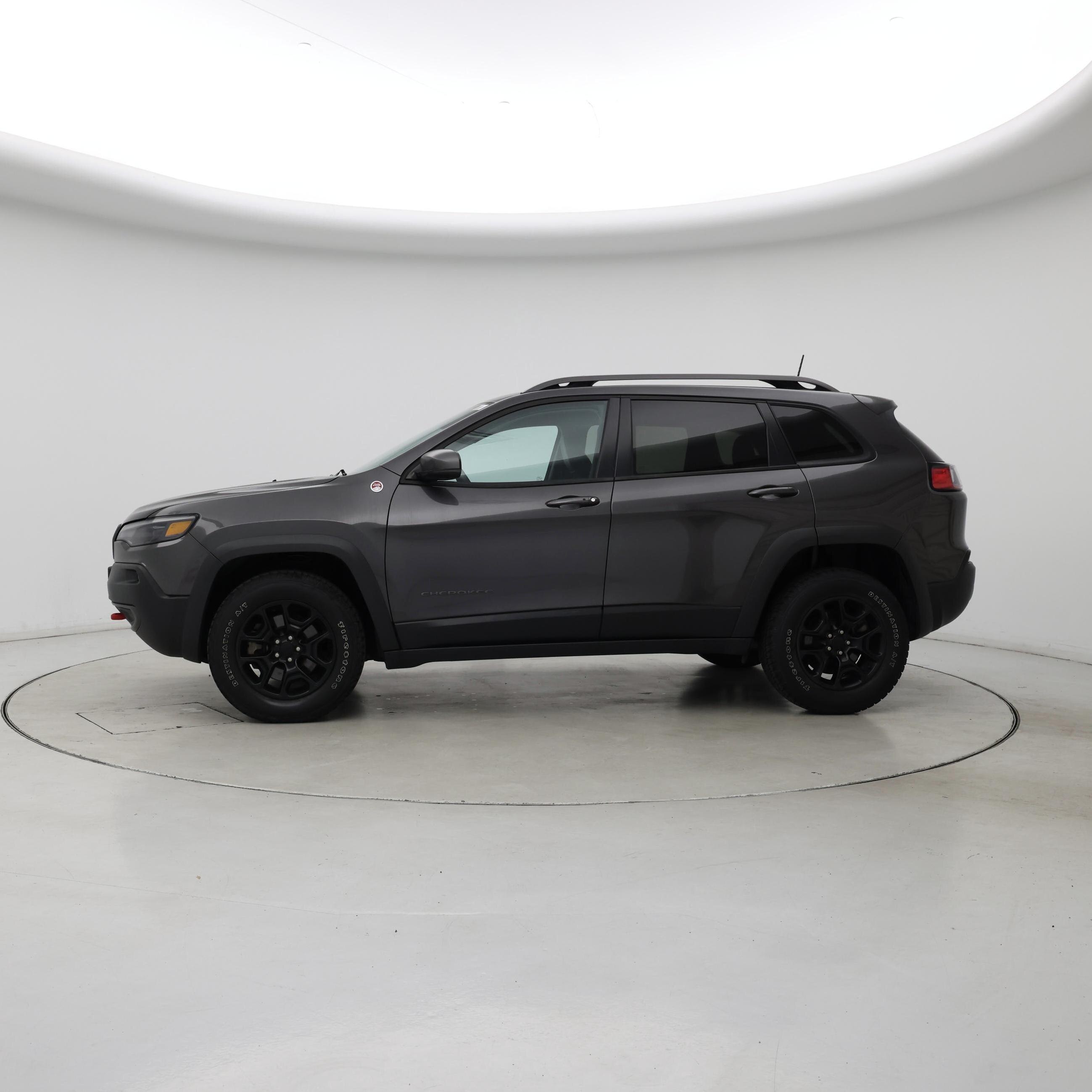 Thumbnail: 2021 Jeep Cherokee - 3