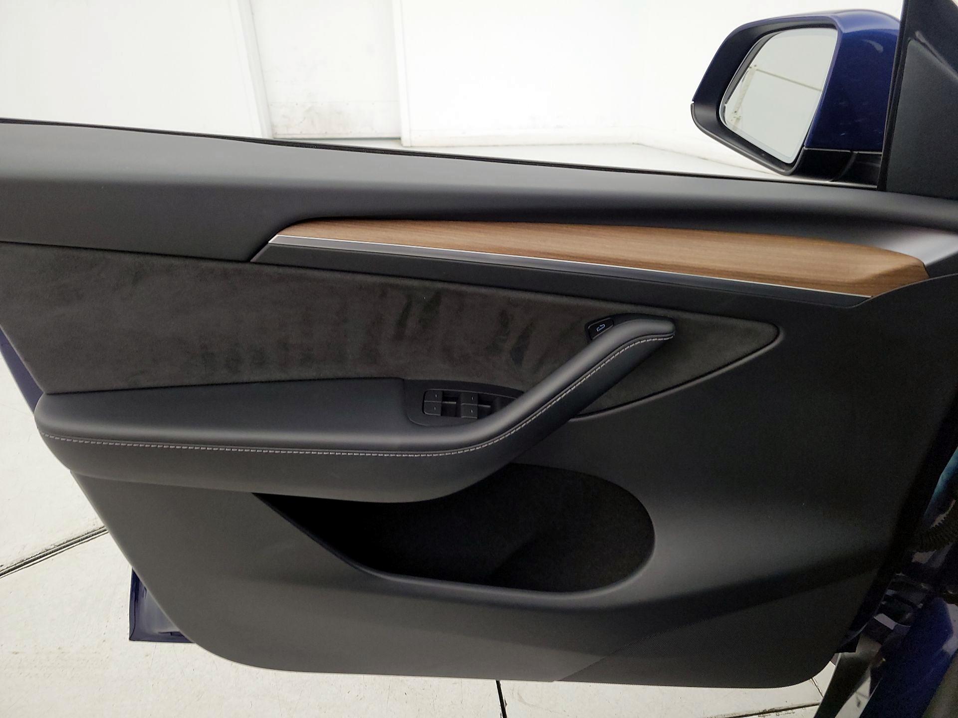 Thumbnail: 2022 Tesla Model Y - 12