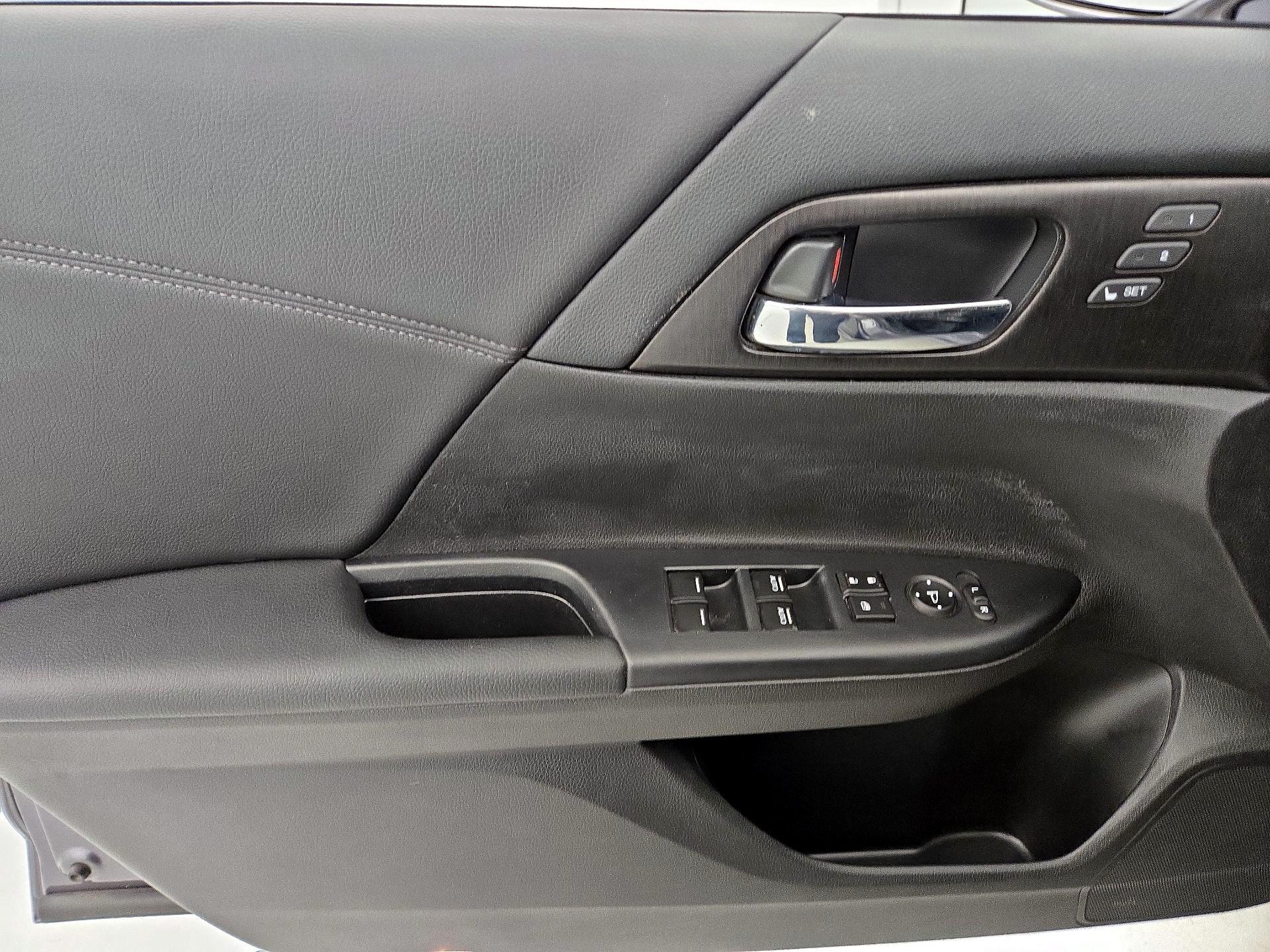 Thumbnail: 2015 Honda Accord - 12