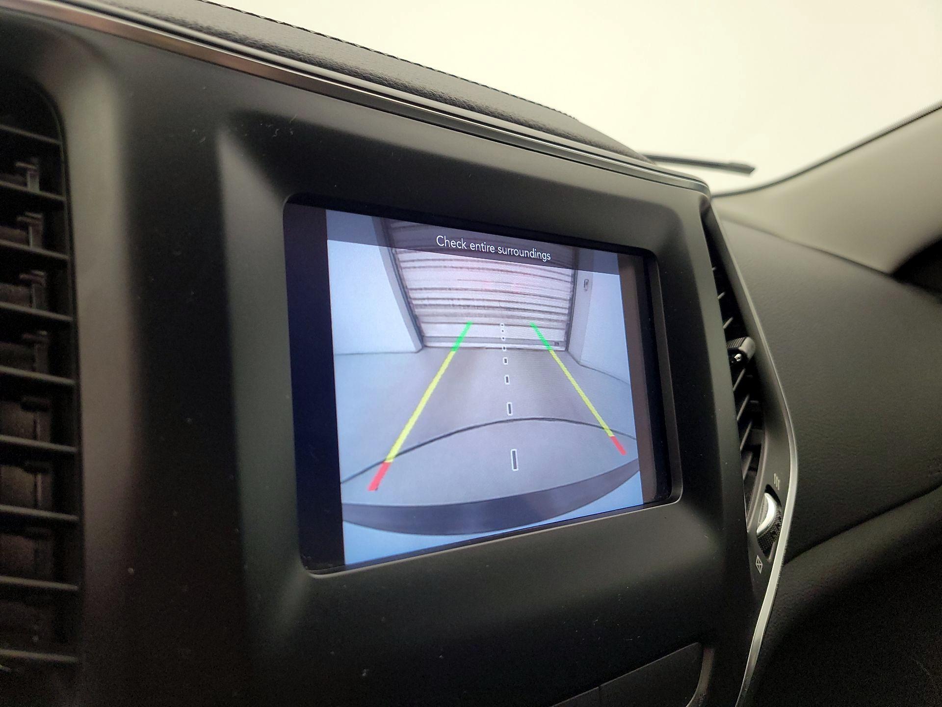 Thumbnail: 2020 Jeep Cherokee - 14