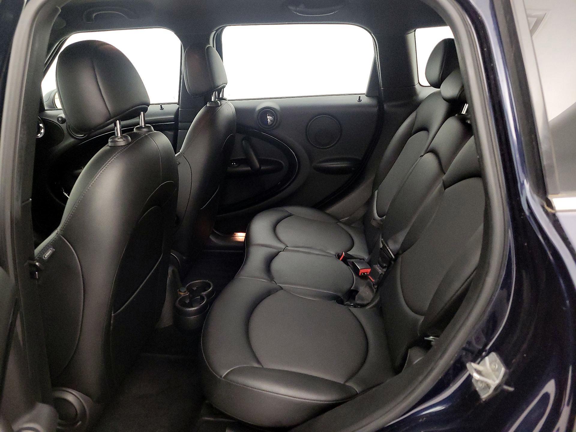 Thumbnail: 2016 MINI Cooper Countryman - 16