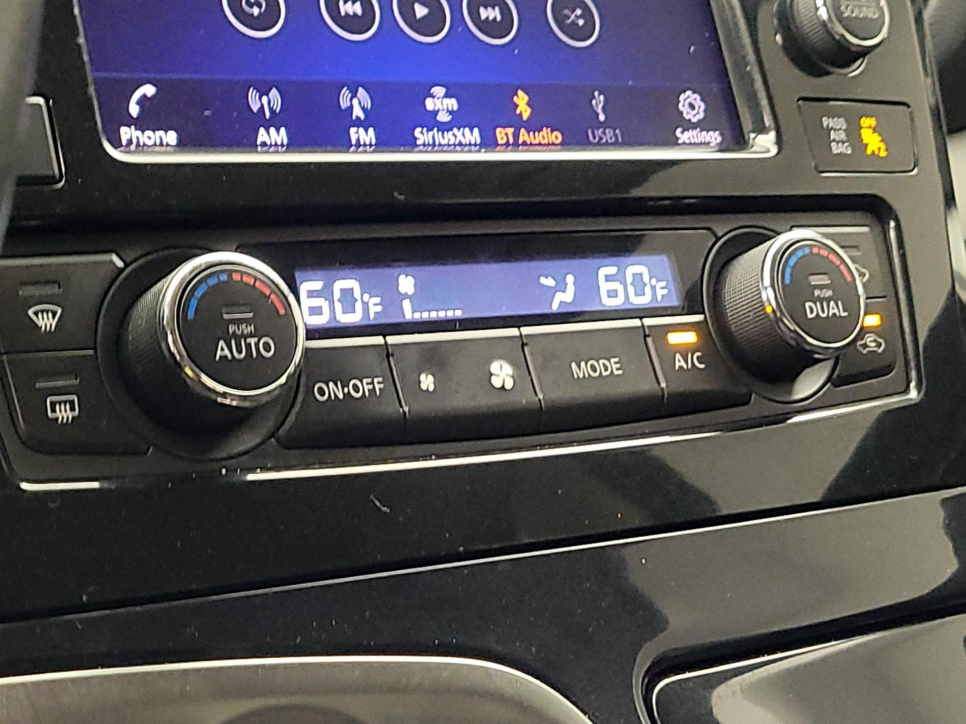 Thumbnail: 2019 Nissan Maxima - 17