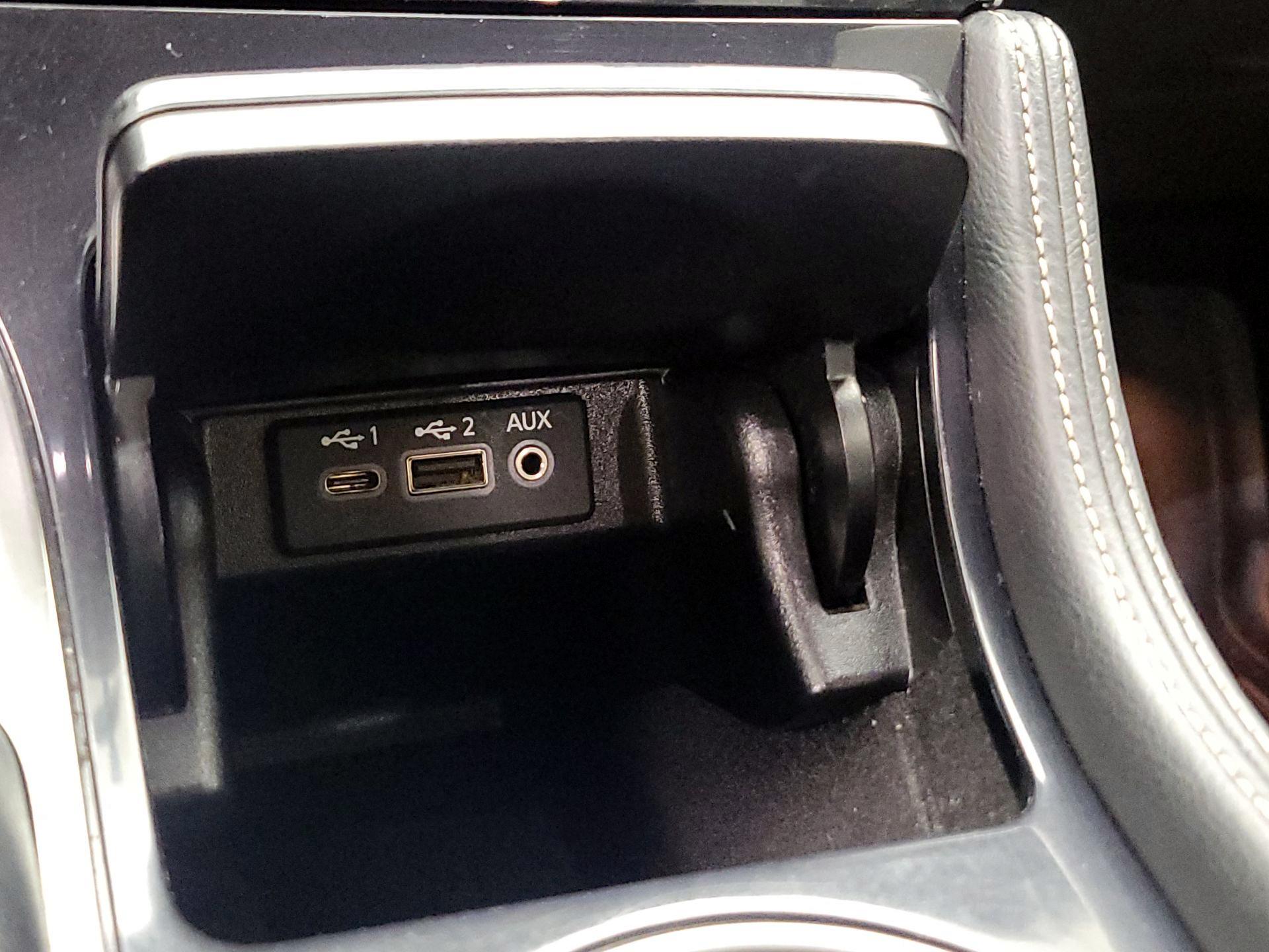 Thumbnail: 2019 Nissan Maxima - 19